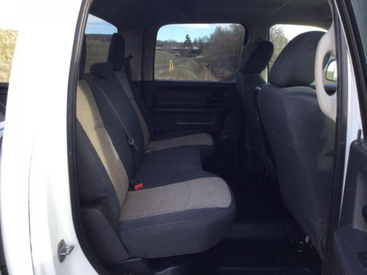 2012 Bright White /Dark Slate/Medium Graystone Cloth Interior RAM 3500 ST Crew Cab LWB 4WD (3C63D3GL5CG) with an 6.7L L6 OHV 24V TURBO DIESEL engine, 6-Speed Manual Transmission transmission, located at 1801 Main Street, Lewiston, 83501, (208) 743-9371, 46.417065, -117.004799 - Photo#18