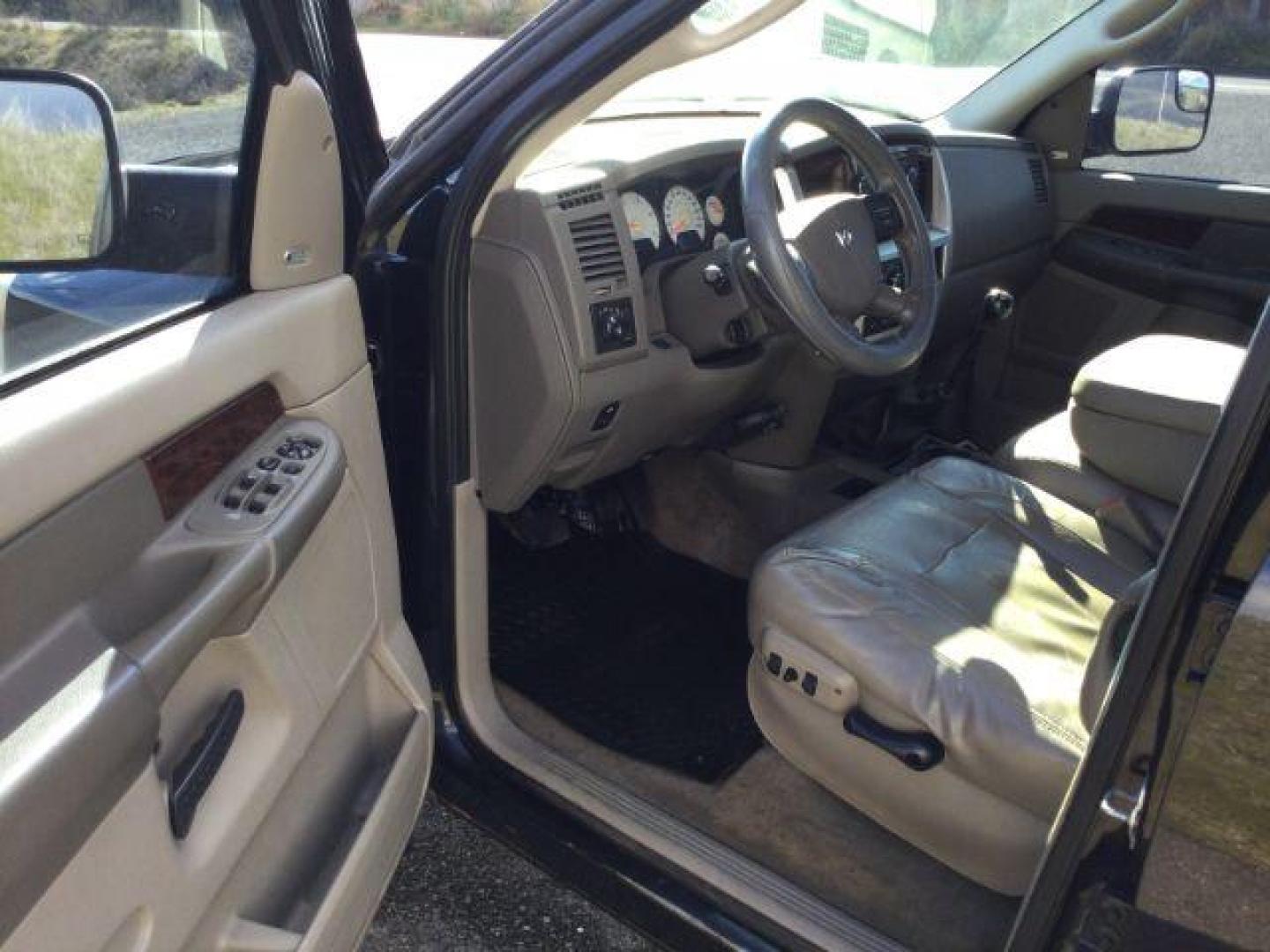 2009 Brilliant Black Crystal Pearlcoat Dodge Ram 2500 Laramie (3D7KS28L09G) , located at 1801 Main Street, Lewiston, 83501, (208) 743-9371, 46.417065, -117.004799 - Photo#3