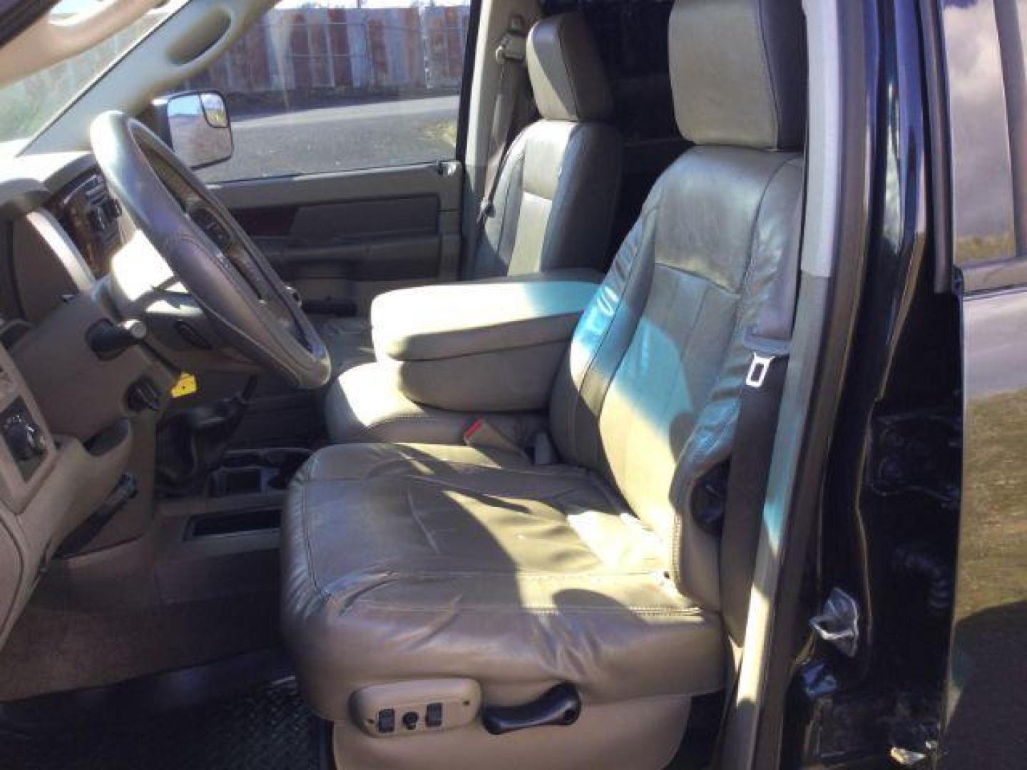 2009 Brilliant Black Crystal Pearlcoat Dodge Ram 2500 Laramie (3D7KS28L09G) , located at 1801 Main Street, Lewiston, 83501, (208) 743-9371, 46.417065, -117.004799 - Photo#4