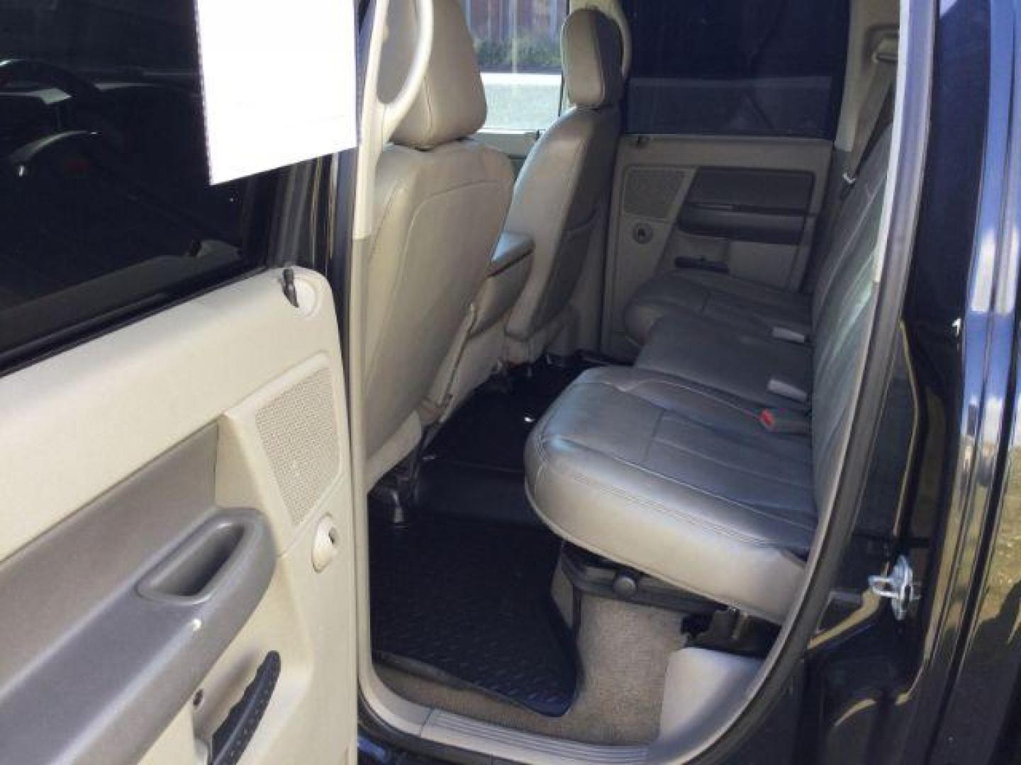 2009 Brilliant Black Crystal Pearlcoat Dodge Ram 2500 Laramie (3D7KS28L09G) , located at 1801 Main Street, Lewiston, 83501, (208) 743-9371, 46.417065, -117.004799 - Photo#5