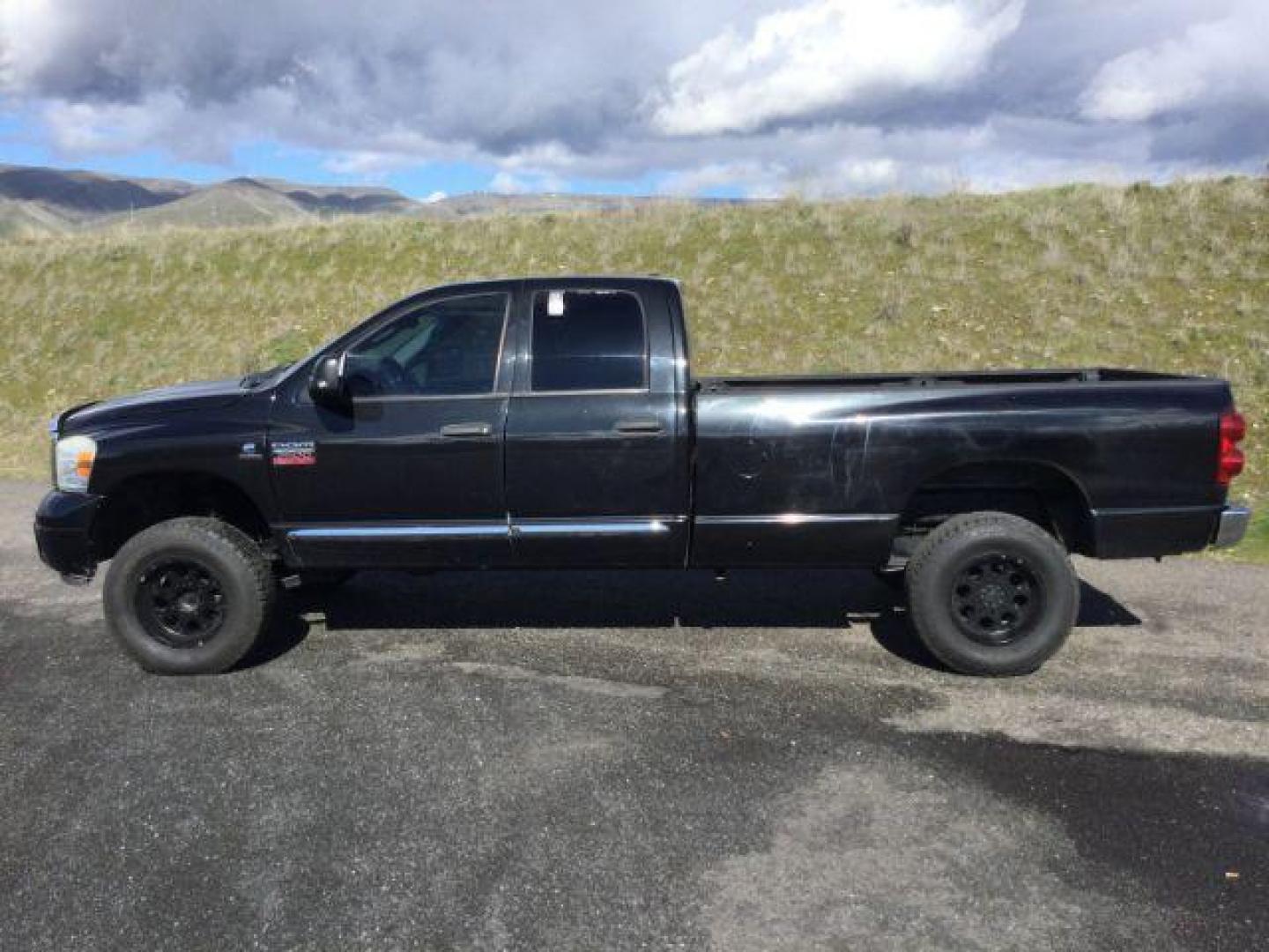 2009 Brilliant Black Crystal Pearlcoat Dodge Ram 2500 Laramie (3D7KS28L09G) , located at 1801 Main Street, Lewiston, 83501, (208) 743-9371, 46.417065, -117.004799 - Photo#8