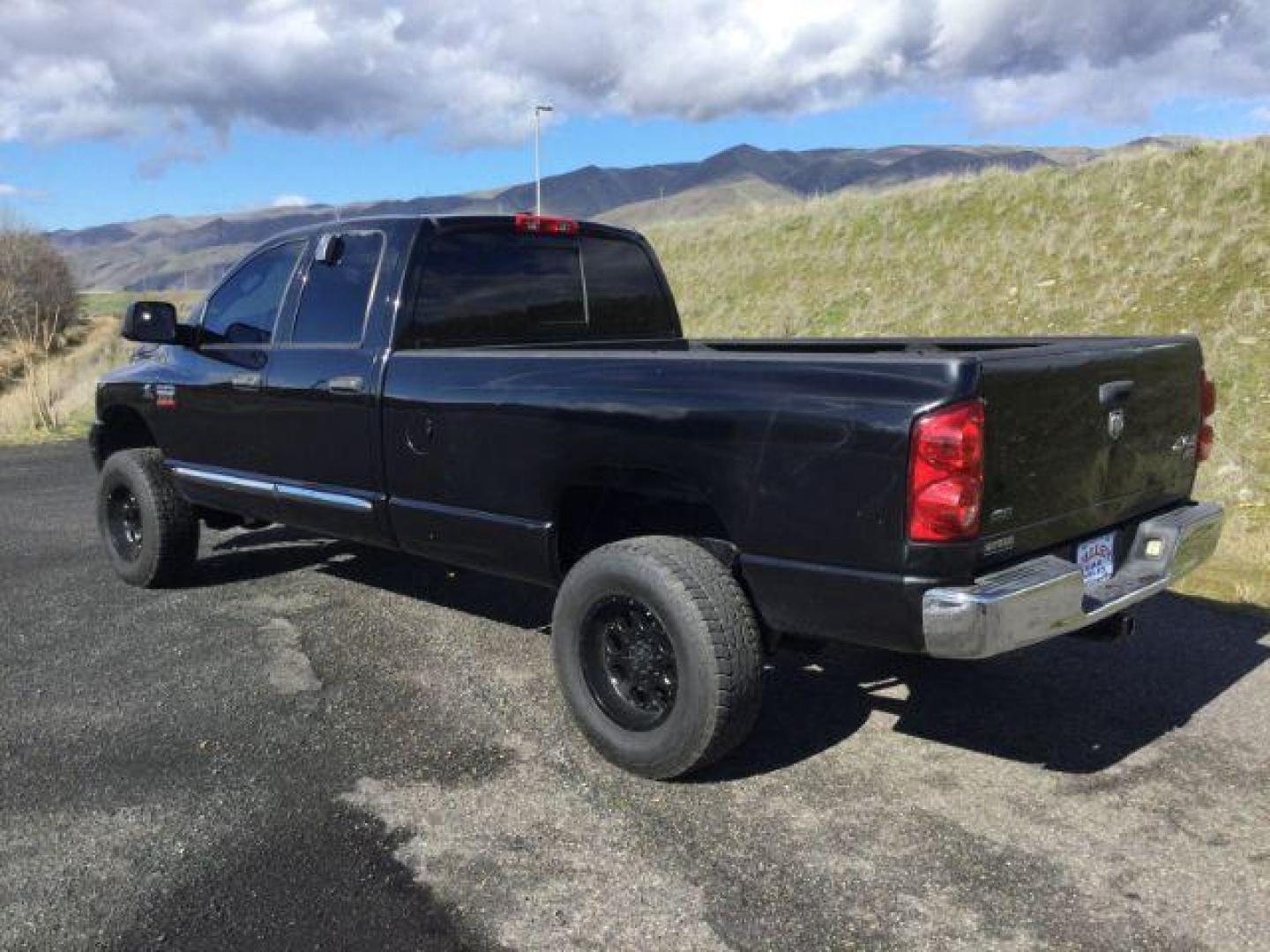 2009 Brilliant Black Crystal Pearlcoat Dodge Ram 2500 Laramie (3D7KS28L09G) , located at 1801 Main Street, Lewiston, 83501, (208) 743-9371, 46.417065, -117.004799 - Photo#9