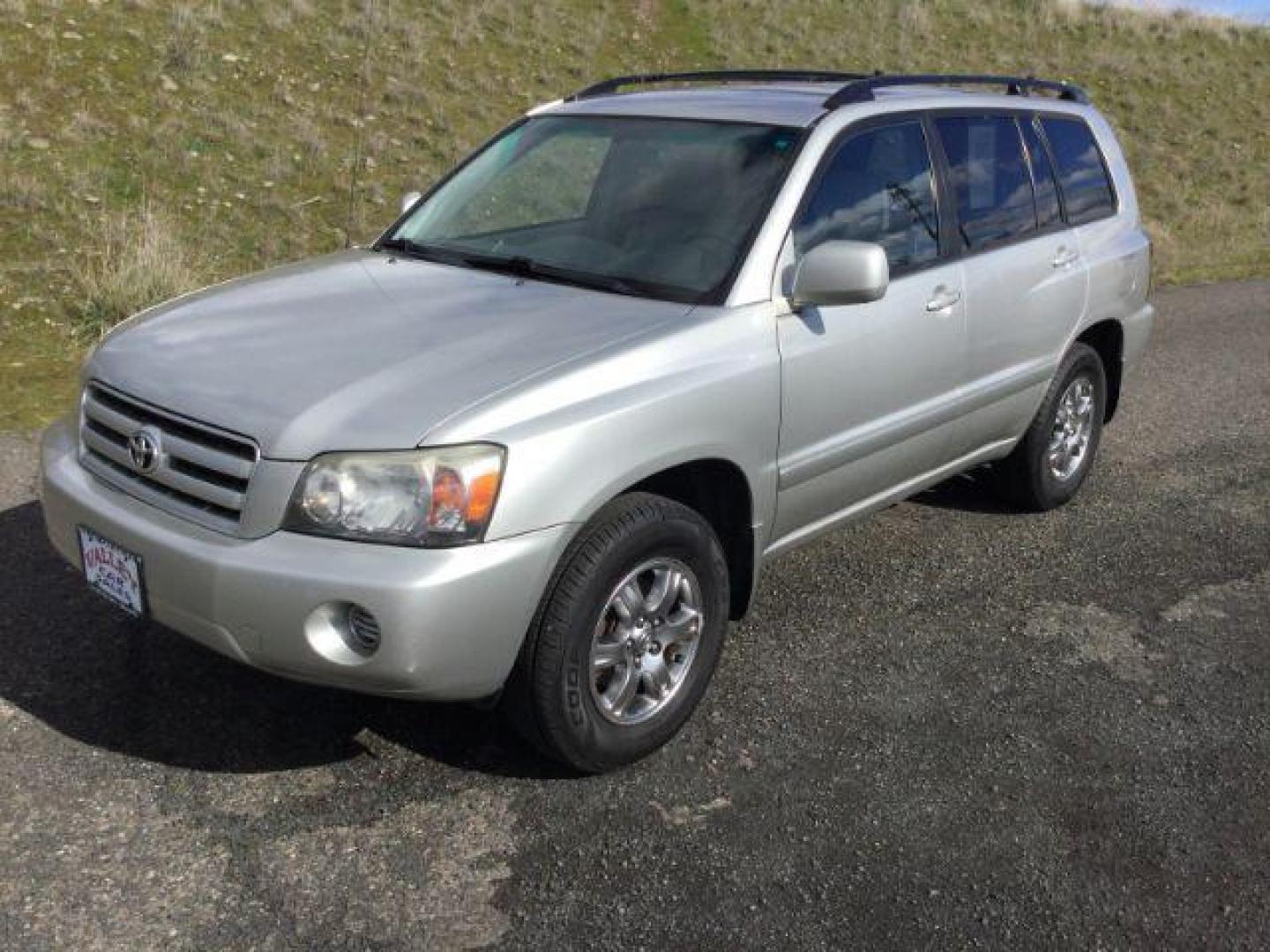 2006 Millennium Silver Metallic Toyota Highlander Sport V6 (JTEEP21A560) with an 3.3L V-6 DOHC engine, located at 1801 Main Street, Lewiston, 83501, (208) 743-9371, 46.417065, -117.004799 - Photo#0
