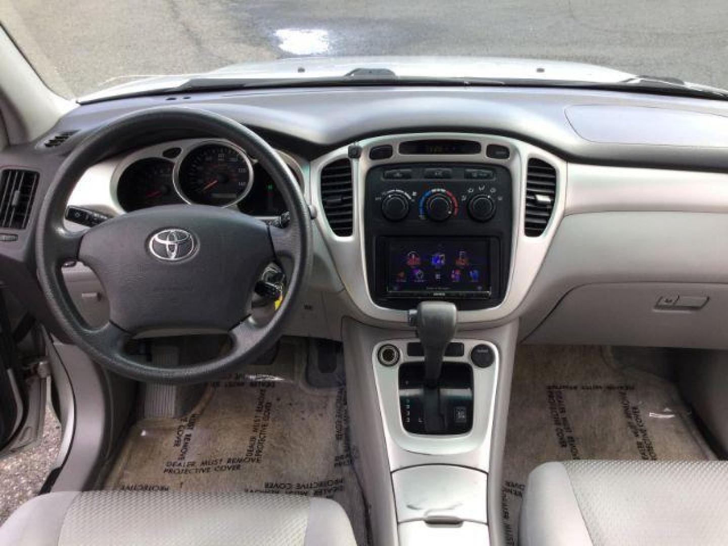 2006 Millennium Silver Metallic Toyota Highlander Sport V6 (JTEEP21A560) with an 3.3L V-6 DOHC engine, located at 1801 Main Street, Lewiston, 83501, (208) 743-9371, 46.417065, -117.004799 - Photo#6