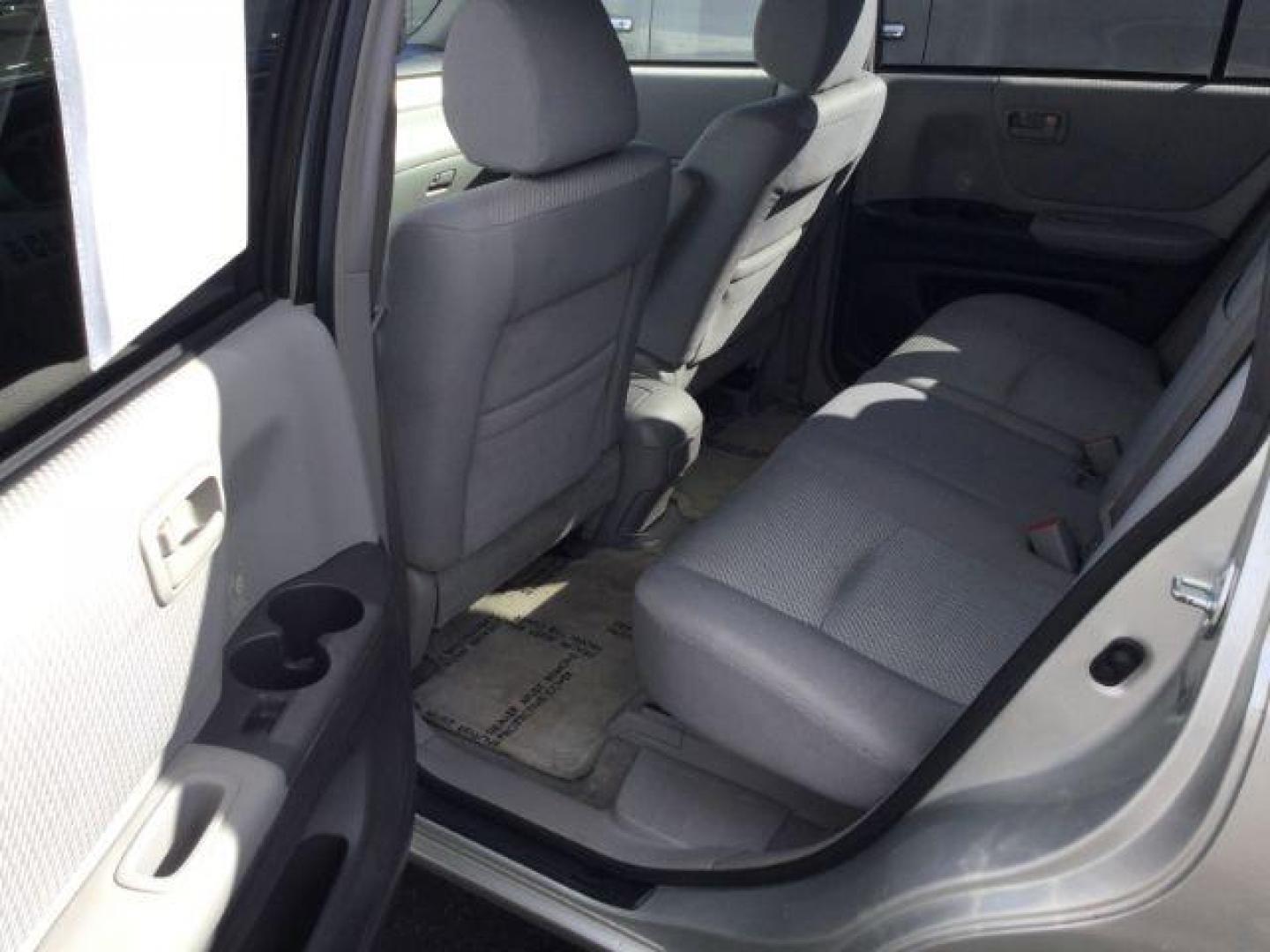 2006 Millennium Silver Metallic Toyota Highlander Sport V6 (JTEEP21A560) with an 3.3L V-6 DOHC engine, located at 1801 Main Street, Lewiston, 83501, (208) 743-9371, 46.417065, -117.004799 - Photo#11