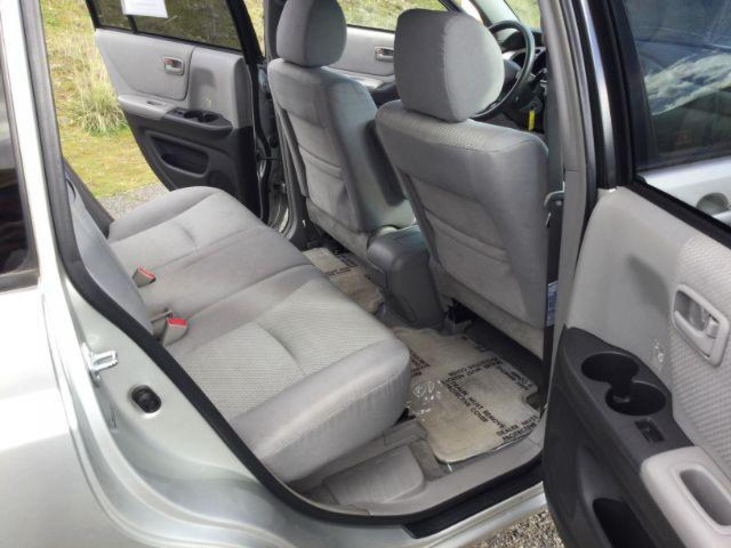 2006 Millennium Silver Metallic Toyota Highlander Sport V6 (JTEEP21A560) with an 3.3L V-6 DOHC engine, located at 1801 Main Street, Lewiston, 83501, (208) 743-9371, 46.417065, -117.004799 - Photo#20