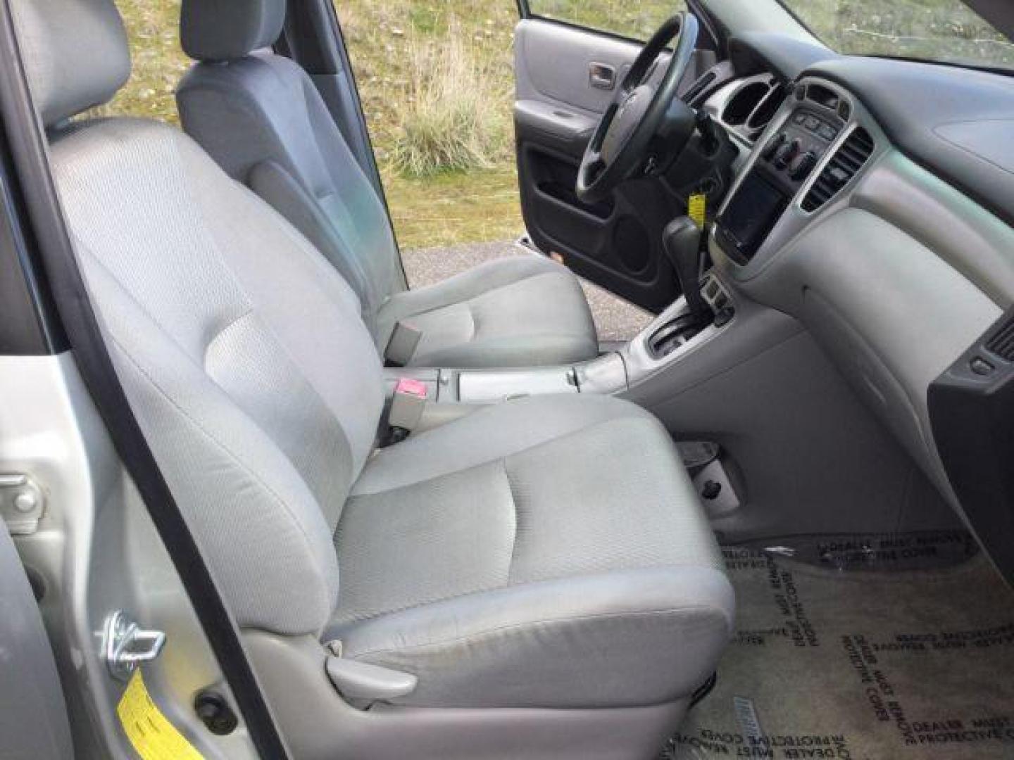 2006 Millennium Silver Metallic Toyota Highlander Sport V6 (JTEEP21A560) with an 3.3L V-6 DOHC engine, located at 1801 Main Street, Lewiston, 83501, (208) 743-9371, 46.417065, -117.004799 - Photo#22