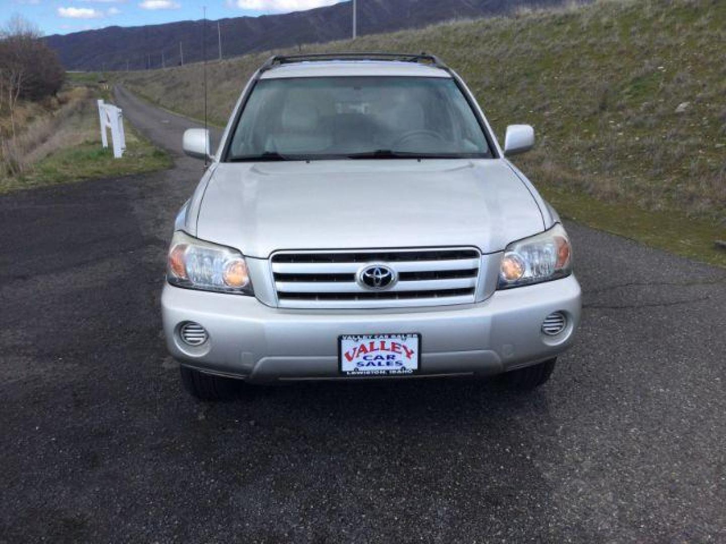 2006 Millennium Silver Metallic Toyota Highlander Sport V6 (JTEEP21A560) with an 3.3L V-6 DOHC engine, located at 1801 Main Street, Lewiston, 83501, (208) 743-9371, 46.417065, -117.004799 - Photo#28