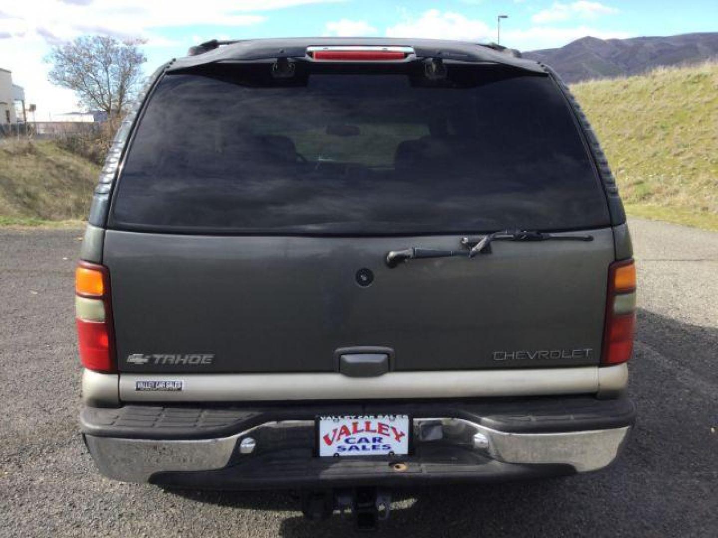 2000 Medium Charcoal Gray Metallic /Medium Gray Chevrolet Tahoe All New LT (1GNEK13T3YJ) with an Vortec 5.3L V-8 regular unleaded engine, 4 speed Automatic transmission, located at 1801 Main Street, Lewiston, 83501, (208) 743-9371, 46.417065, -117.004799 - Photo#9