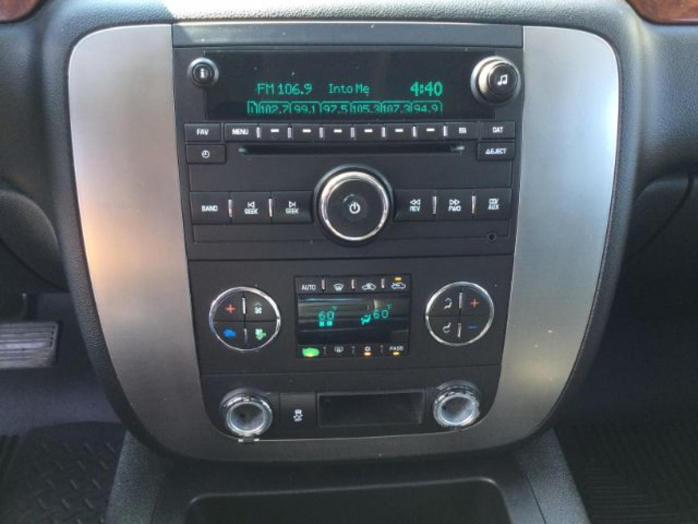 2013 Mocha Steel Metallic /Ebony GMC Sierra 1500 SLT (3GTP2WE71DG) with an Vortec 5.3L V-8 variable valve control engine, 6-SPEED AUTOMATIC transmission, located at 1801 Main Street, Lewiston, 83501, (208) 743-9371, 46.417065, -117.004799- Photo#9