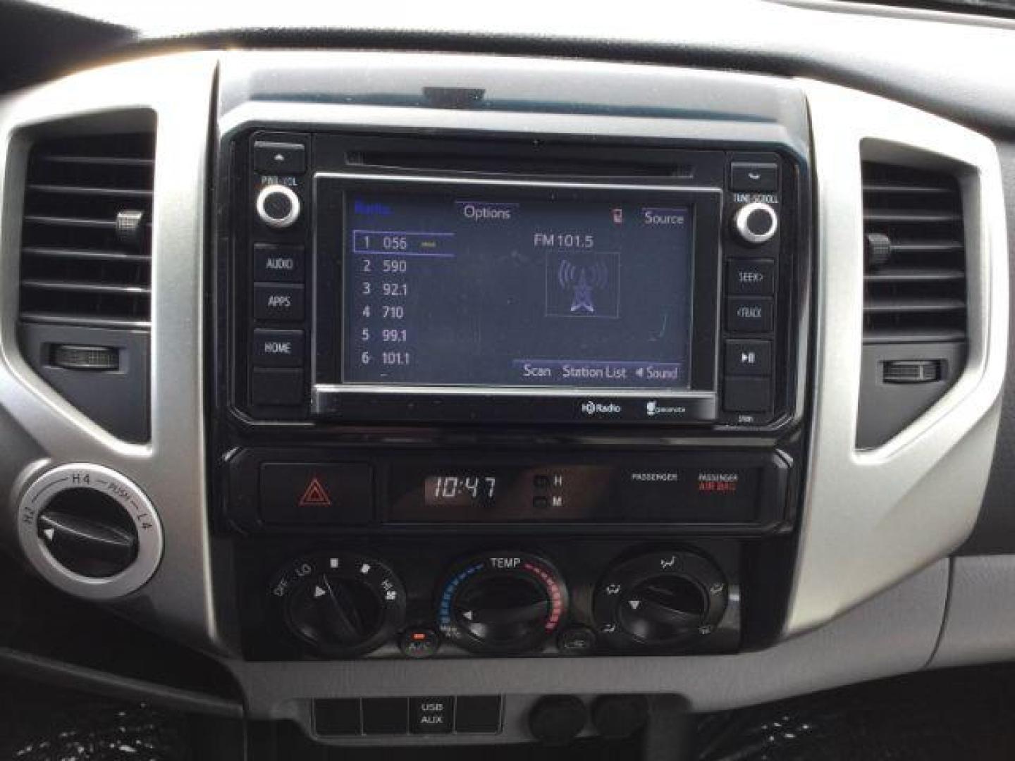 2014 SILVER /Graphite Toyota Tacoma Double Cab Long Bed V6 5AT 4WD (5TFMU4FNXEX) with an 4.0L V6 DOHC 24V engine, 5-Speed Automatic transmission, located at 1801 Main Street, Lewiston, 83501, (208) 743-9371, 46.417065, -117.004799 - Photo#6