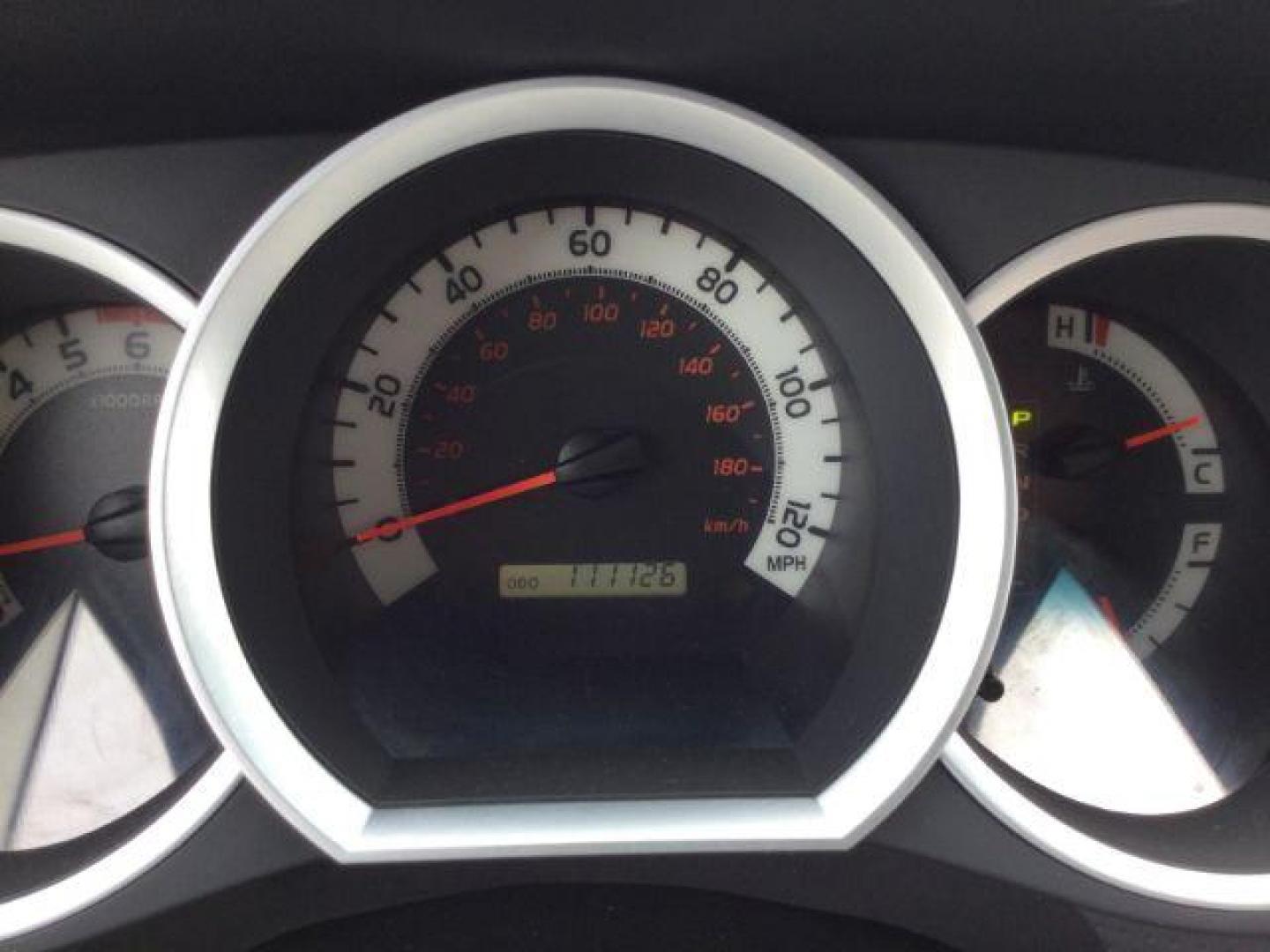 2014 SILVER /Graphite Toyota Tacoma Double Cab Long Bed V6 5AT 4WD (5TFMU4FNXEX) with an 4.0L V6 DOHC 24V engine, 5-Speed Automatic transmission, located at 1801 Main Street, Lewiston, 83501, (208) 743-9371, 46.417065, -117.004799 - Photo#17