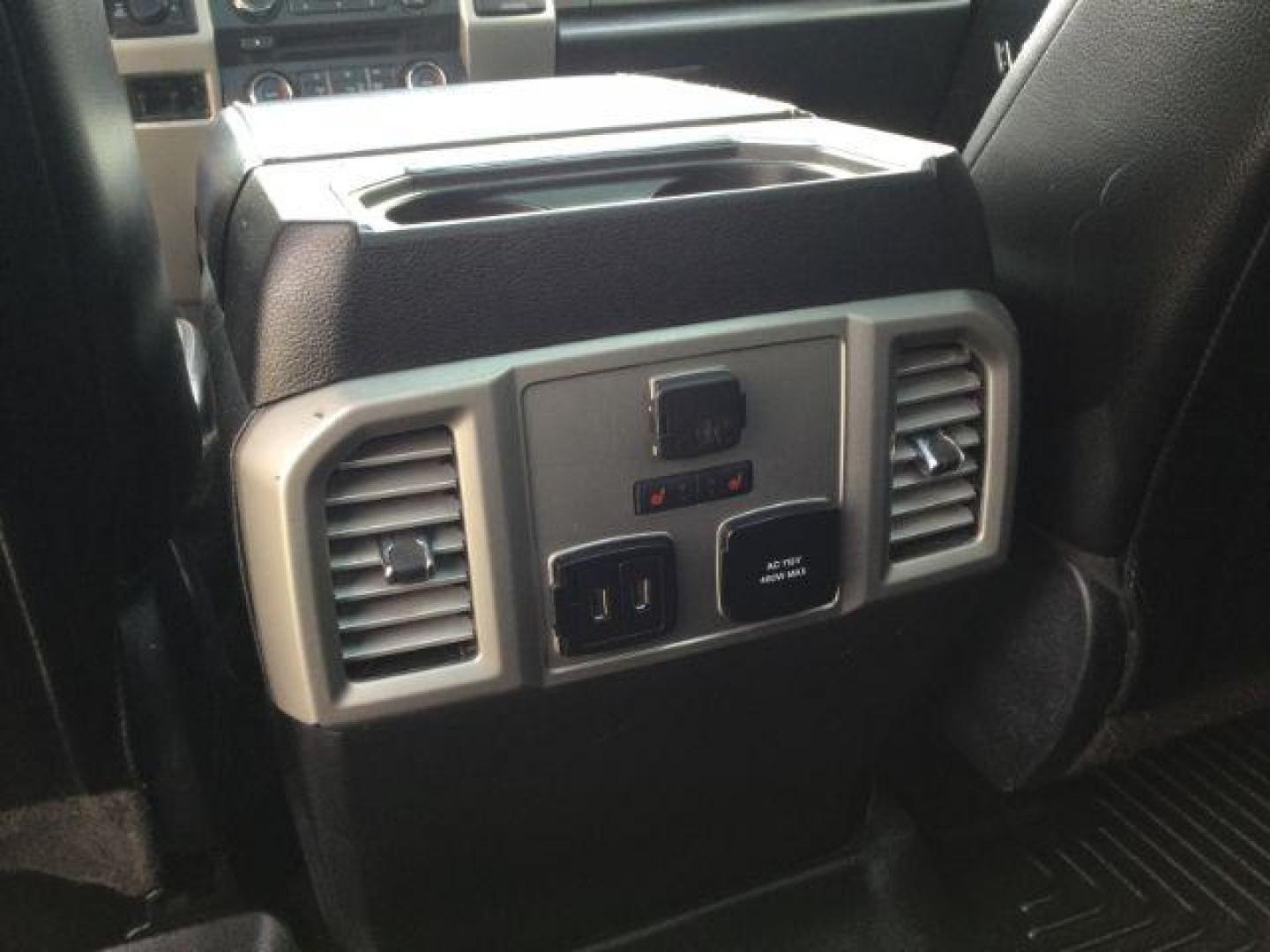 2017 White Platinum Metallic Tri-Coat /Black Ford F-350 Lariat Crew Cab 4WD (1FT8W3BT5HE) with an Powerstroke 6.7L V-8 diesel direct injection engine, 6-Speed Automatic transmission, located at 1801 Main Street, Lewiston, 83501, (208) 743-9371, 46.417065, -117.004799 - Photo#8