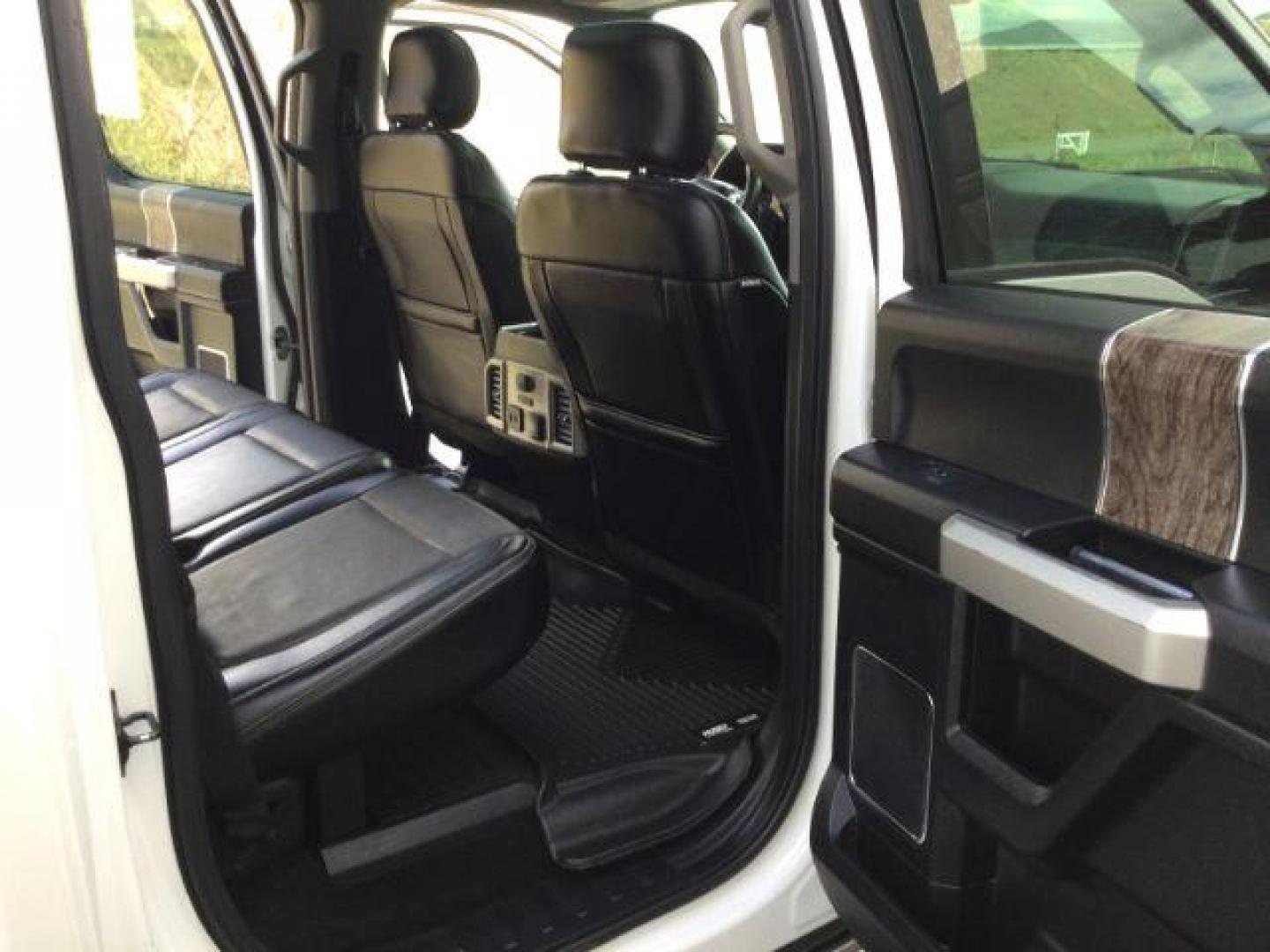 2017 White Platinum Metallic Tri-Coat /Black Ford F-350 Lariat Crew Cab 4WD (1FT8W3BT5HE) with an Powerstroke 6.7L V-8 diesel direct injection engine, 6-Speed Automatic transmission, located at 1801 Main Street, Lewiston, 83501, (208) 743-9371, 46.417065, -117.004799 - Photo#9