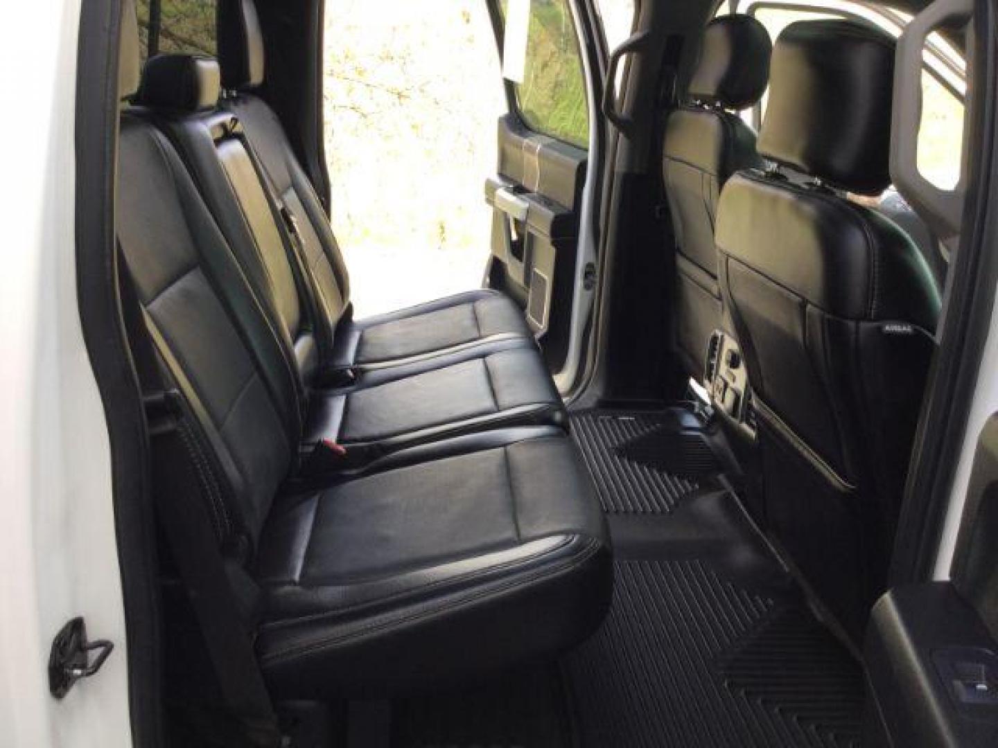 2017 White Platinum Metallic Tri-Coat /Black Ford F-350 Lariat Crew Cab 4WD (1FT8W3BT5HE) with an Powerstroke 6.7L V-8 diesel direct injection engine, 6-Speed Automatic transmission, located at 1801 Main Street, Lewiston, 83501, (208) 743-9371, 46.417065, -117.004799 - Photo#10