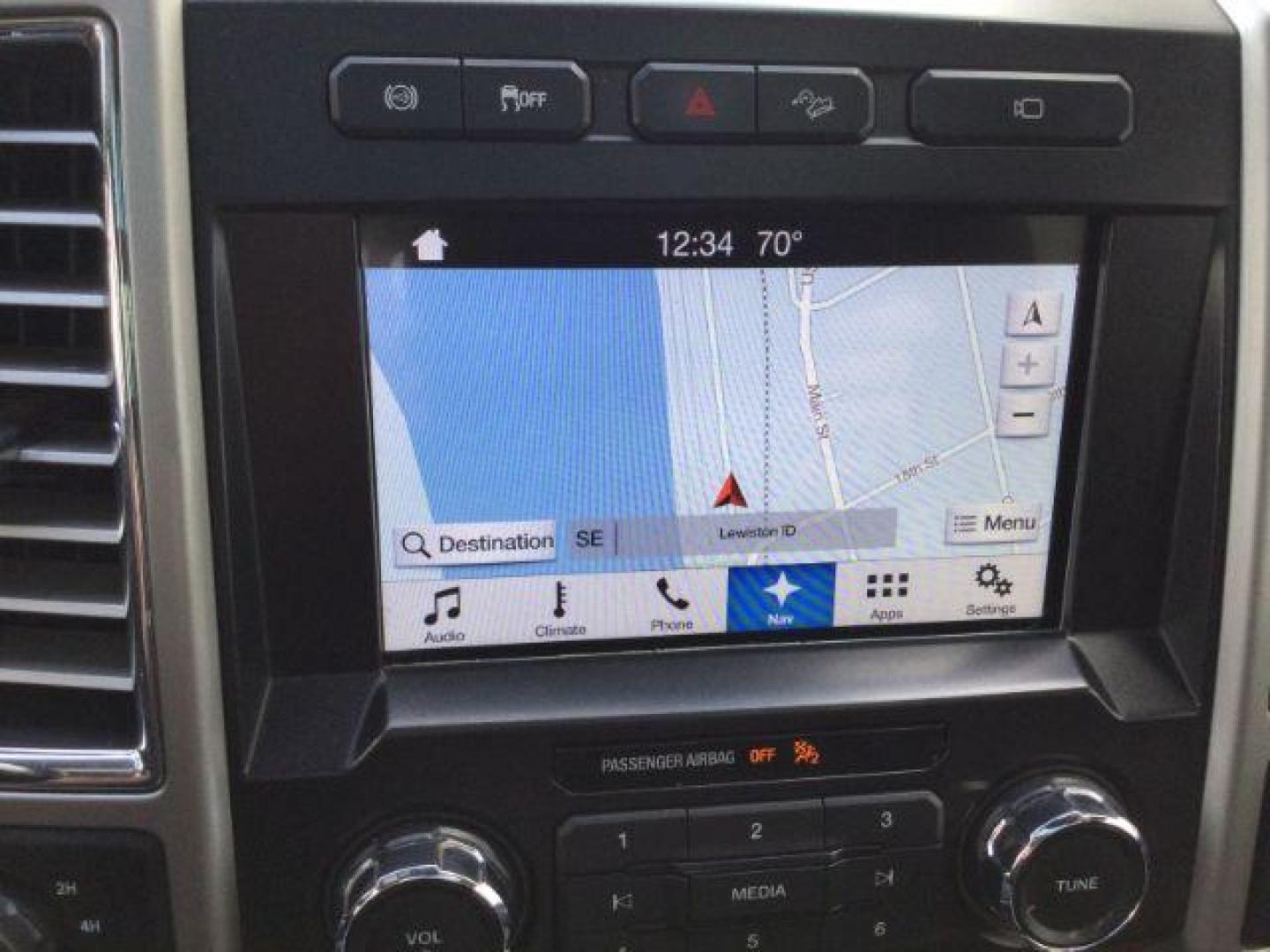 2017 White Platinum Metallic Tri-Coat /Black Ford F-350 Lariat Crew Cab 4WD (1FT8W3BT5HE) with an Powerstroke 6.7L V-8 diesel direct injection engine, 6-Speed Automatic transmission, located at 1801 Main Street, Lewiston, 83501, (208) 743-9371, 46.417065, -117.004799 - Photo#25