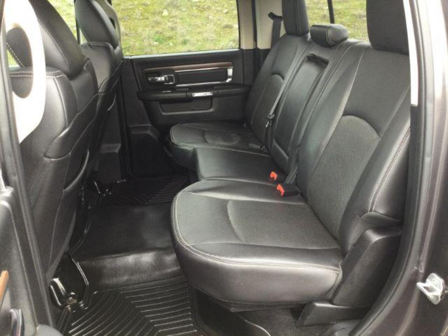 2015 Granite Crystal Metallic Clearcoat /Black Ram 1500 Laramie Crew Cab 4WD (1C6RR7VM0FS) with an EcoDiesel 3L V-6 diesel direct injection engine, 8-Speed Automatic transmission, located at 1801 Main Street, Lewiston, 83501, (208) 743-9371, 46.417065, -117.004799 - Photo#6