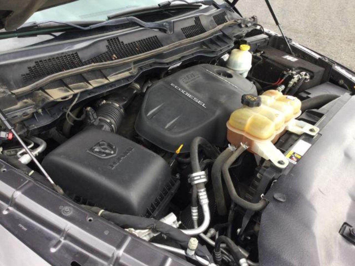 2015 Granite Crystal Metallic Clearcoat /Black Ram 1500 Laramie Crew Cab 4WD (1C6RR7VM0FS) with an EcoDiesel 3L V-6 diesel direct injection engine, 8-Speed Automatic transmission, located at 1801 Main Street, Lewiston, 83501, (208) 743-9371, 46.417065, -117.004799 - Photo#21