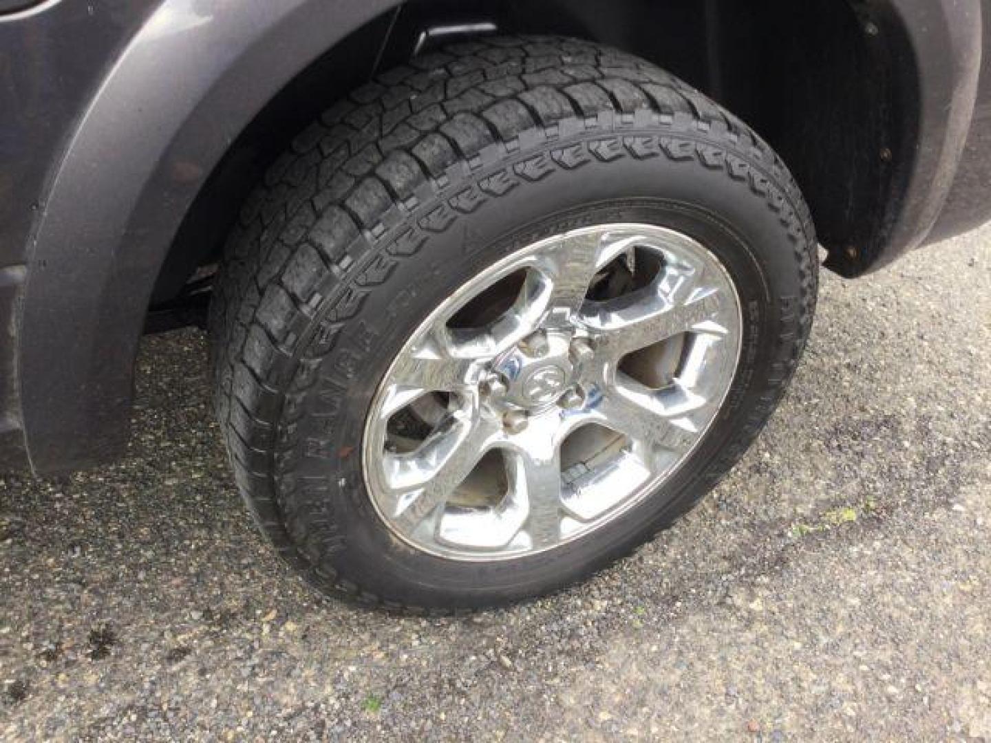2015 Granite Crystal Metallic Clearcoat /Black Ram 1500 Laramie Crew Cab 4WD (1C6RR7VM0FS) with an EcoDiesel 3L V-6 diesel direct injection engine, 8-Speed Automatic transmission, located at 1801 Main Street, Lewiston, 83501, (208) 743-9371, 46.417065, -117.004799 - Photo#22
