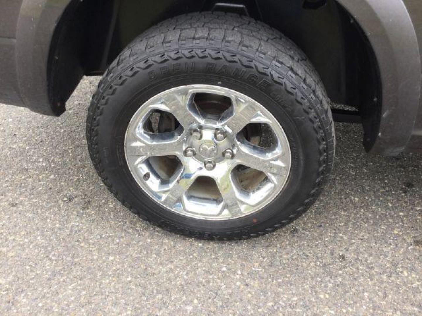 2015 Granite Crystal Metallic Clearcoat /Black Ram 1500 Laramie Crew Cab 4WD (1C6RR7VM0FS) with an EcoDiesel 3L V-6 diesel direct injection engine, 8-Speed Automatic transmission, located at 1801 Main Street, Lewiston, 83501, (208) 743-9371, 46.417065, -117.004799 - Photo#25