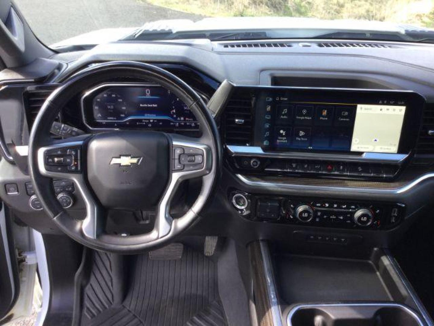 2024 Summit White /Jet Black Chevrolet Silverado 3500HD Crew Cab Long Bed LT 4WD (1GC4YTEY7RF) with an Duramax 6.6L V-8 diesel direct injection engine, 10-speed automatic transmission, located at 1801 Main Street, Lewiston, 83501, (208) 743-9371, 46.417065, -117.004799 - Photo#5