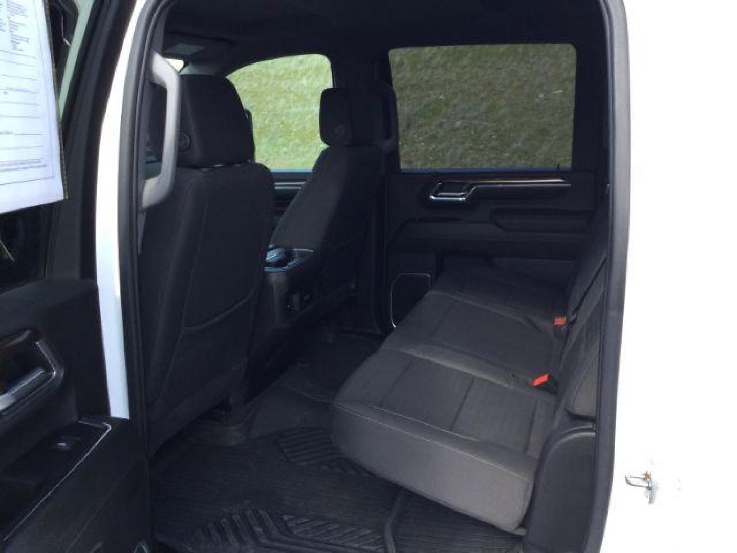 2024 Summit White /Jet Black Chevrolet Silverado 3500HD Crew Cab Long Bed LT 4WD (1GC4YTEY7RF) with an Duramax 6.6L V-8 diesel direct injection engine, 10-speed automatic transmission, located at 1801 Main Street, Lewiston, 83501, (208) 743-9371, 46.417065, -117.004799 - Photo#7