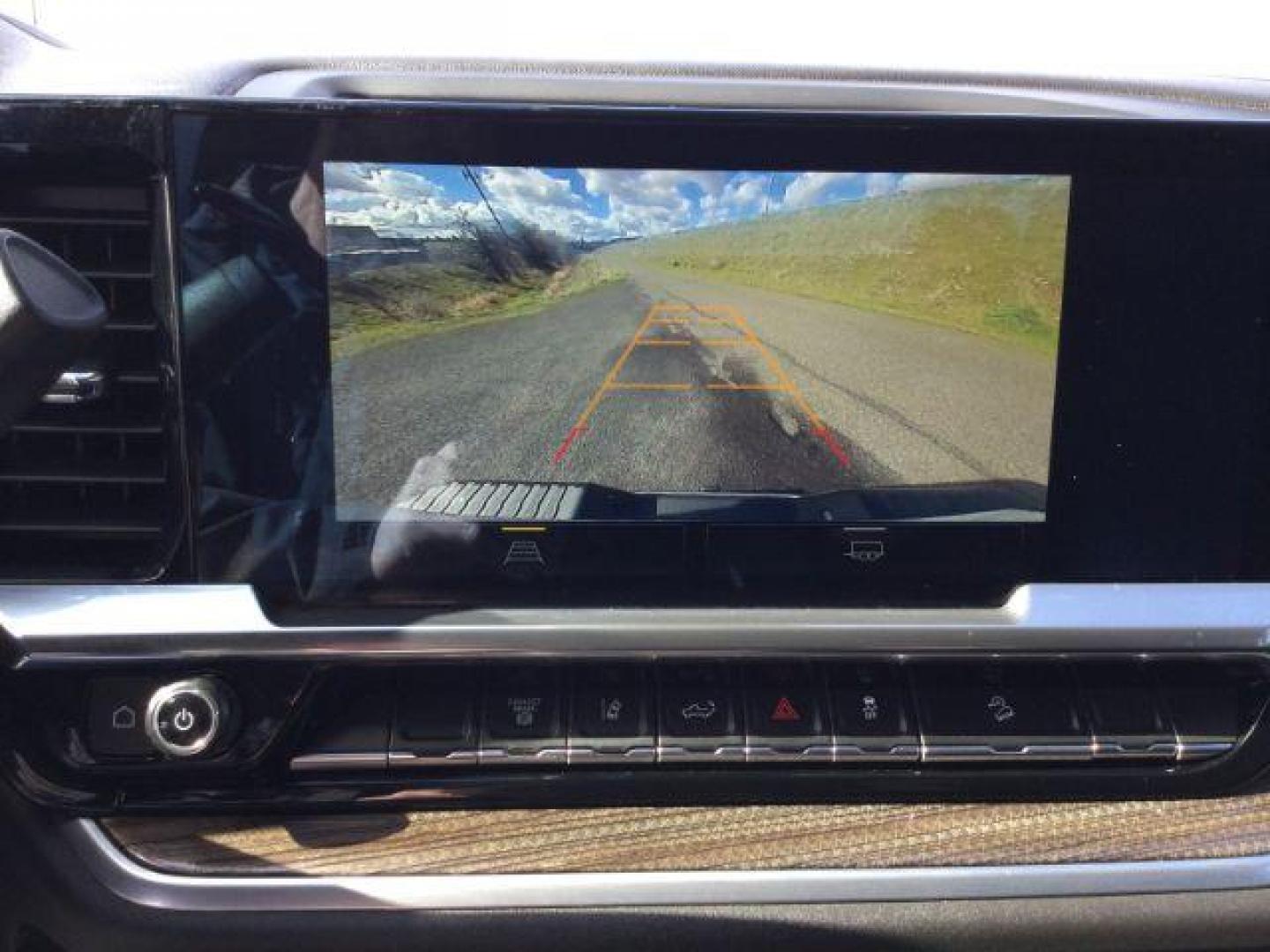 2024 Summit White /Jet Black Chevrolet Silverado 3500HD Crew Cab Long Bed LT 4WD (1GC4YTEY7RF) with an Duramax 6.6L V-8 diesel direct injection engine, 10-speed automatic transmission, located at 1801 Main Street, Lewiston, 83501, (208) 743-9371, 46.417065, -117.004799 - Photo#11