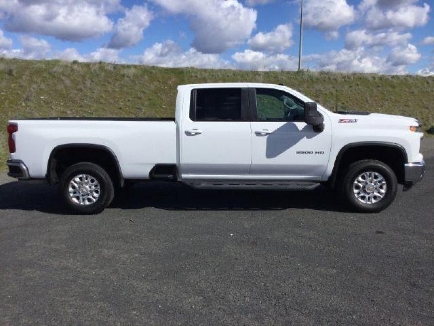 2024 Summit White /Jet Black Chevrolet Silverado 3500HD Crew Cab Long Bed LT 4WD (1GC4YTEY7RF) with an Duramax 6.6L V-8 diesel direct injection engine, 10-speed automatic transmission, located at 1801 Main Street, Lewiston, 83501, (208) 743-9371, 46.417065, -117.004799 - Photo#14