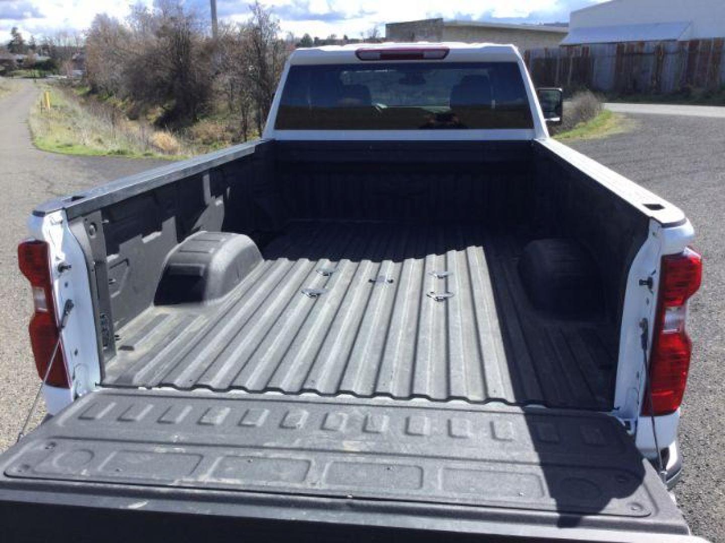 2024 Summit White /Jet Black Chevrolet Silverado 3500HD Crew Cab Long Bed LT 4WD (1GC4YTEY7RF) with an Duramax 6.6L V-8 diesel direct injection engine, 10-speed automatic transmission, located at 1801 Main Street, Lewiston, 83501, (208) 743-9371, 46.417065, -117.004799 - Photo#16