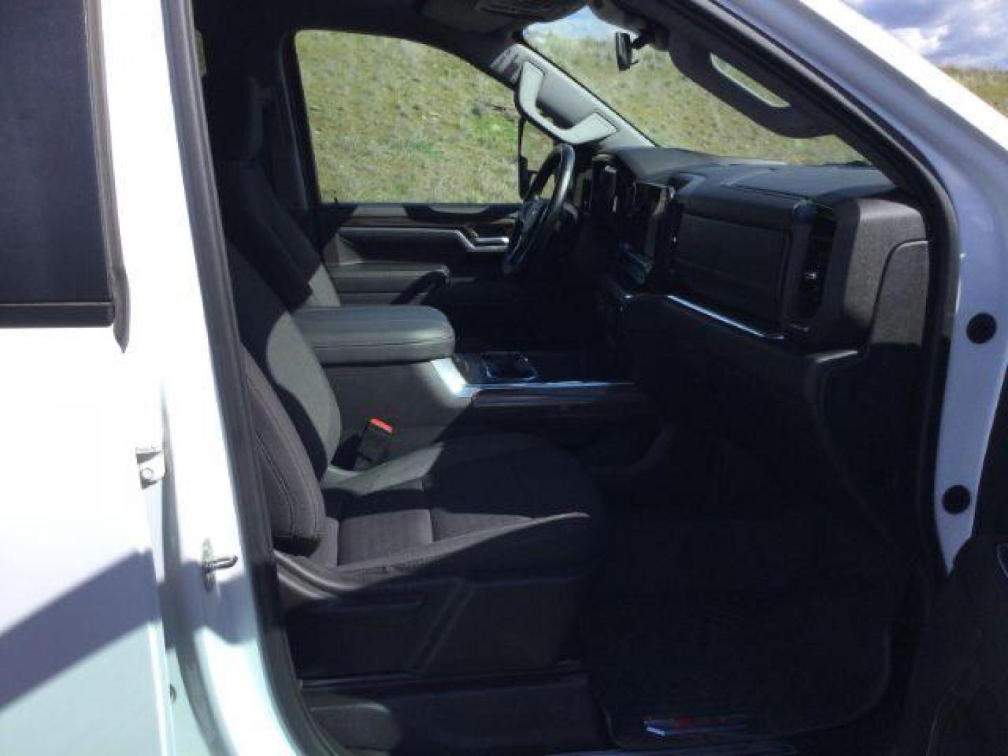 2024 Summit White /Jet Black Chevrolet Silverado 3500HD Crew Cab Long Bed LT 4WD (1GC4YTEY7RF) with an Duramax 6.6L V-8 diesel direct injection engine, 10-speed automatic transmission, located at 1801 Main Street, Lewiston, 83501, (208) 743-9371, 46.417065, -117.004799 - Photo#19