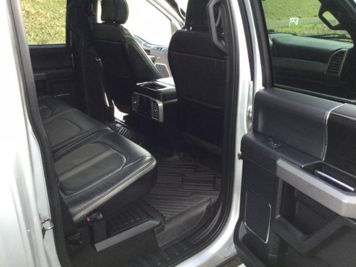 2019 Ingot Silver Metallic /Black Ford F-350 Platinum Crew Cab Long Bed 4WD (1FT8W3BT6KE) with an Powerstroke 6.7L V-8 diesel direct injection engine, 6-Speed Automatic transmission, located at 1801 Main Street, Lewiston, 83501, (208) 743-9371, 46.417065, -117.004799 - Photo#9
