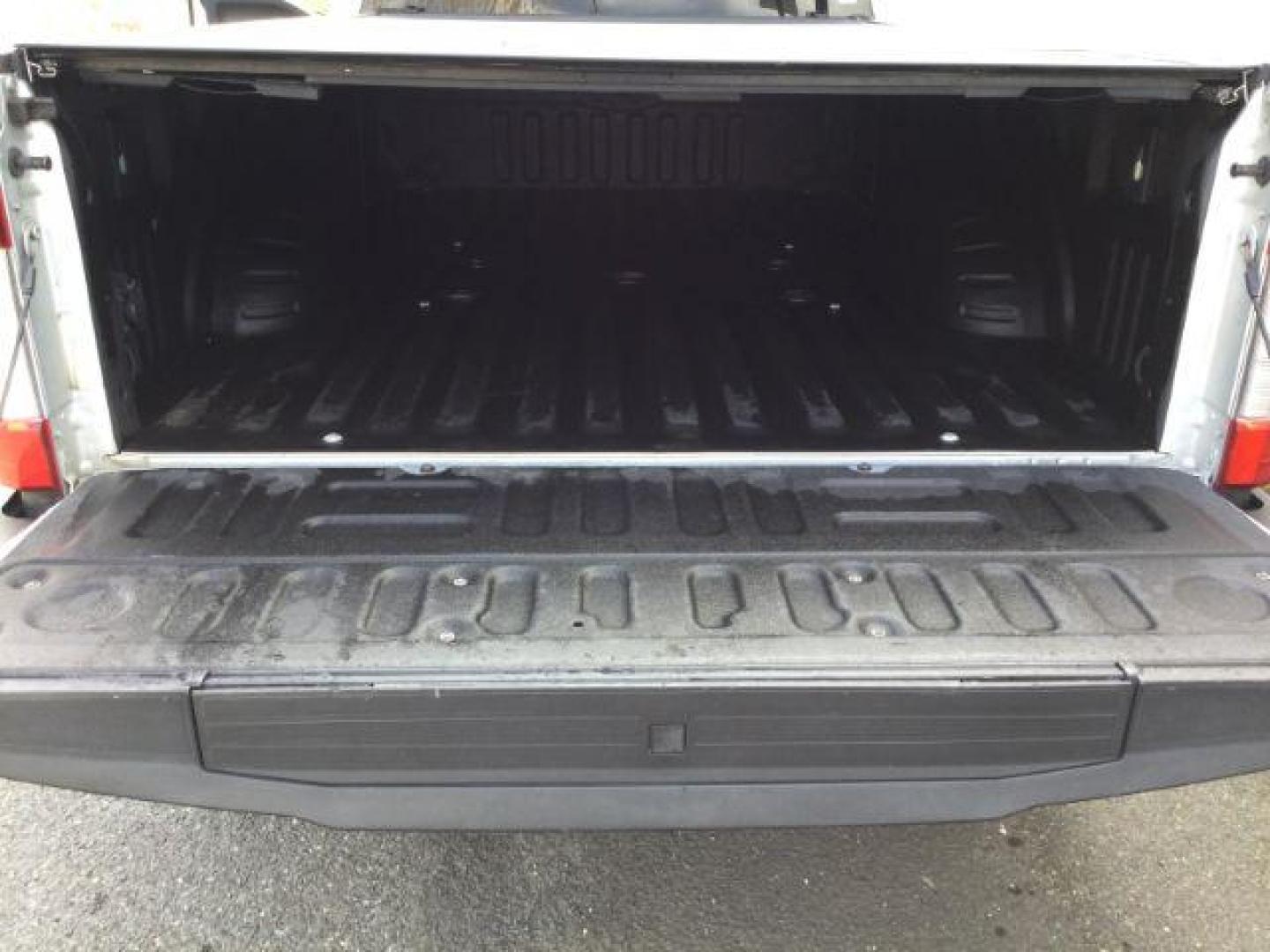 2019 Ingot Silver Metallic /Black Ford F-350 Platinum Crew Cab Long Bed 4WD (1FT8W3BT6KE) with an Powerstroke 6.7L V-8 diesel direct injection engine, 6-Speed Automatic transmission, located at 1801 Main Street, Lewiston, 83501, (208) 743-9371, 46.417065, -117.004799 - Photo#18