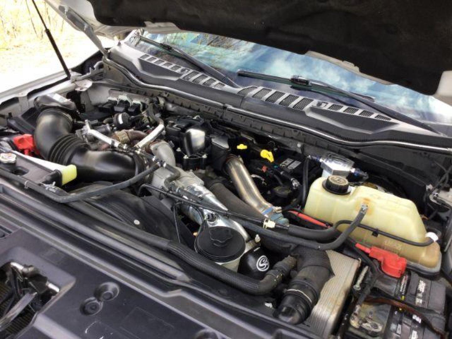 2019 Ingot Silver Metallic /Black Ford F-350 Platinum Crew Cab Long Bed 4WD (1FT8W3BT6KE) with an Powerstroke 6.7L V-8 diesel direct injection engine, 6-Speed Automatic transmission, located at 1801 Main Street, Lewiston, 83501, (208) 743-9371, 46.417065, -117.004799 - Photo#27