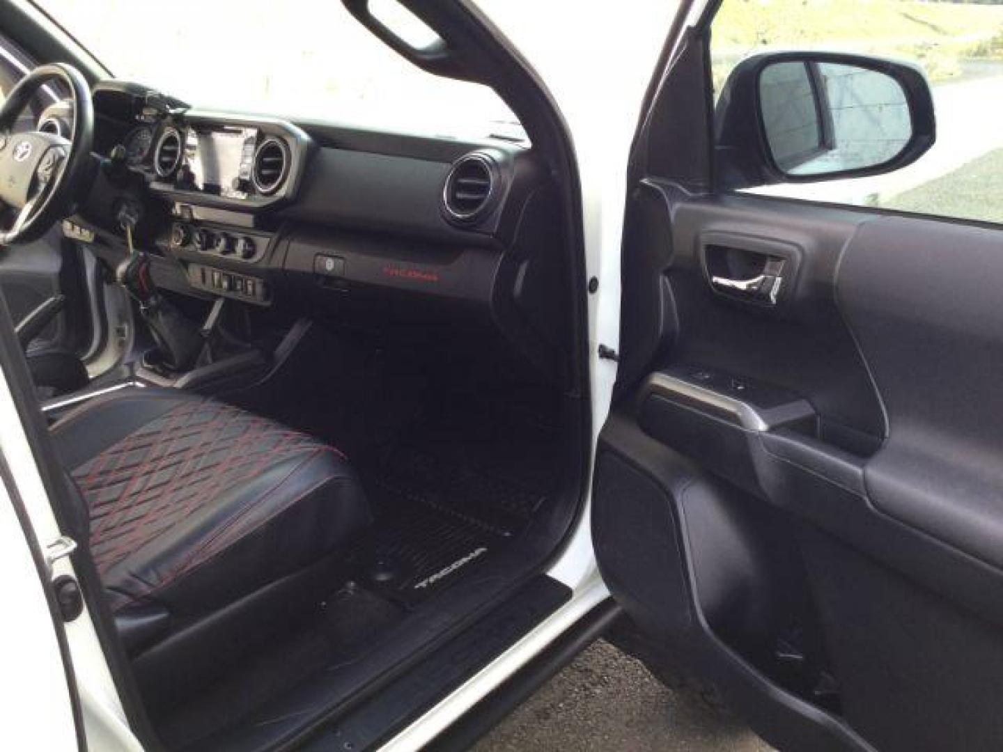 2018 Super White /BLACK LEATHER w/Red stitching Toyota Tacoma Crew Cab TRD Pro 4WD (5TFCZ5AN2JX) with an 3.5L V6 DOHC 24V engine, 6-Speed Manual Transmission transmission, located at 1801 Main Street, Lewiston, 83501, (208) 743-9371, 46.417065, -117.004799 - Photo#10