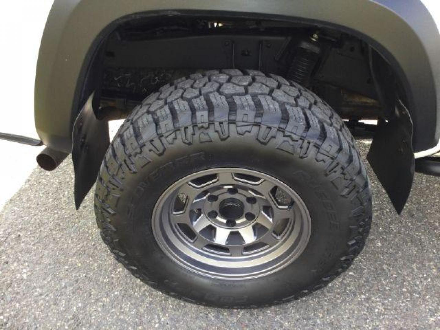 2018 Super White /BLACK LEATHER w/Red stitching Toyota Tacoma Crew Cab TRD Pro 4WD (5TFCZ5AN2JX) with an 3.5L V6 DOHC 24V engine, 6-Speed Manual Transmission transmission, located at 1801 Main Street, Lewiston, 83501, (208) 743-9371, 46.417065, -117.004799 - Photo#15