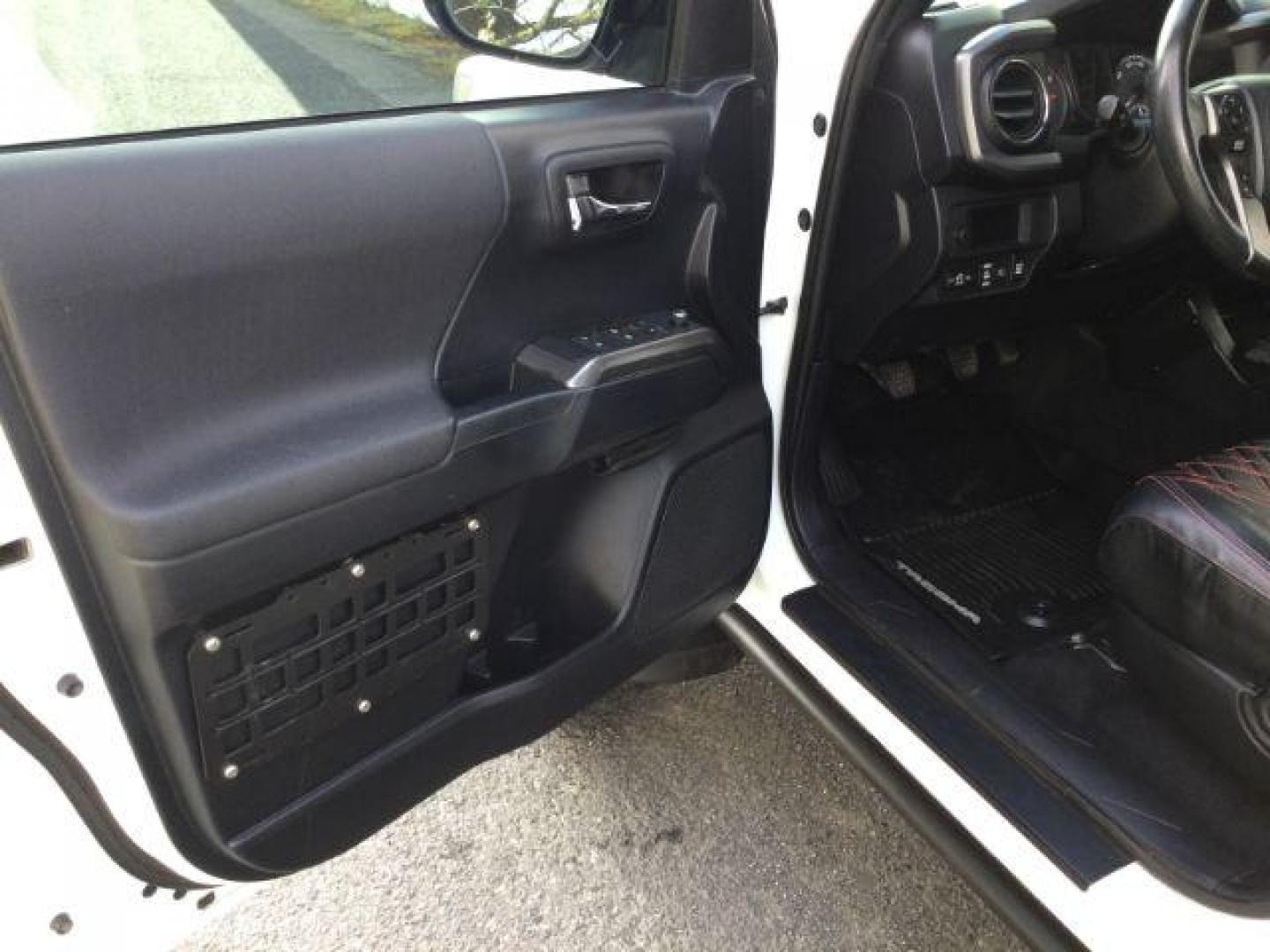 2018 Super White /BLACK LEATHER w/Red stitching Toyota Tacoma Crew Cab TRD Pro 4WD (5TFCZ5AN2JX) with an 3.5L V6 DOHC 24V engine, 6-Speed Manual Transmission transmission, located at 1801 Main Street, Lewiston, 83501, (208) 743-9371, 46.417065, -117.004799 - Photo#22