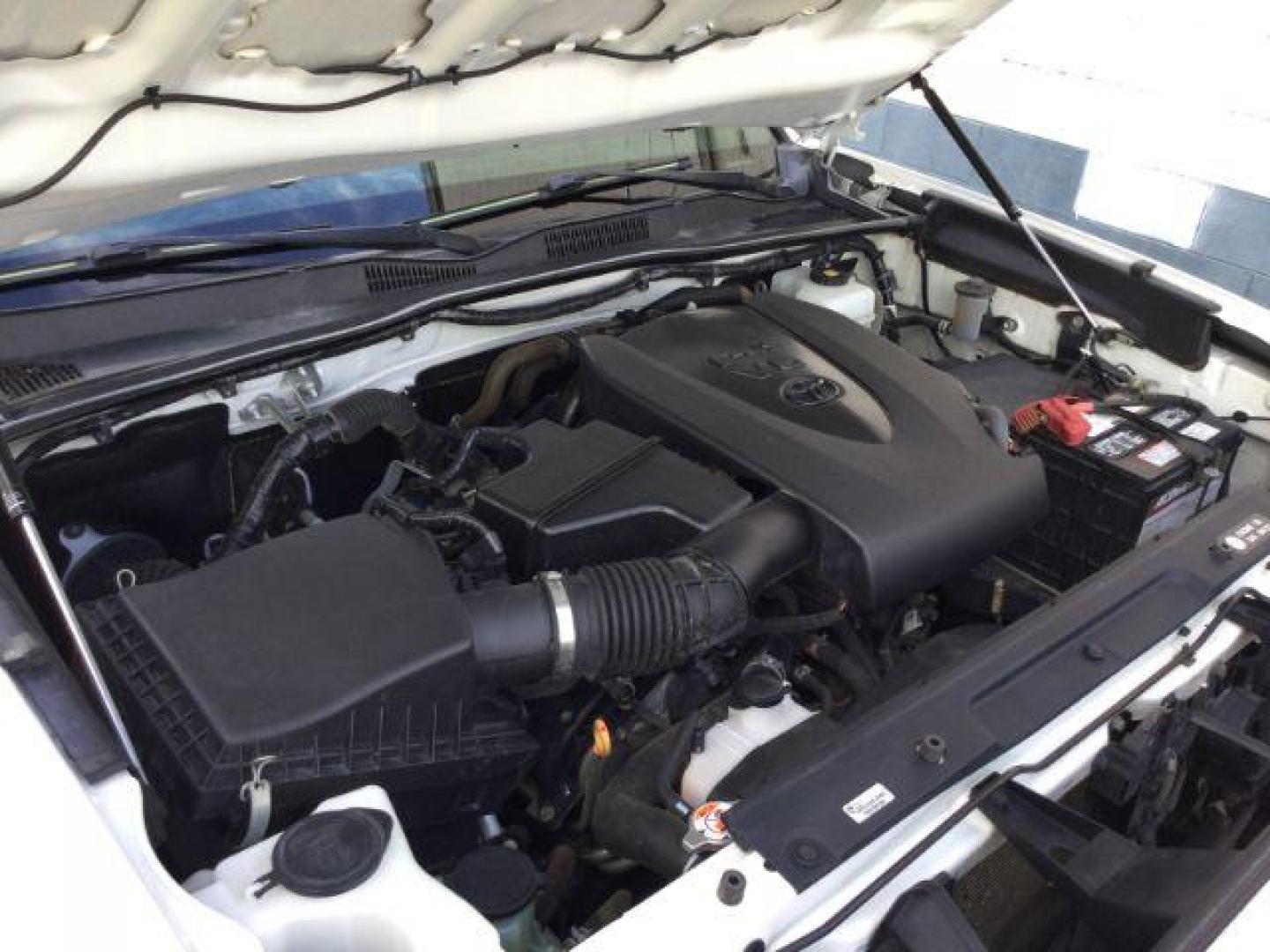 2018 Super White /BLACK LEATHER w/Red stitching Toyota Tacoma Crew Cab TRD Pro 4WD (5TFCZ5AN2JX) with an 3.5L V6 DOHC 24V engine, 6-Speed Manual Transmission transmission, located at 1801 Main Street, Lewiston, 83501, (208) 743-9371, 46.417065, -117.004799 - Photo#24