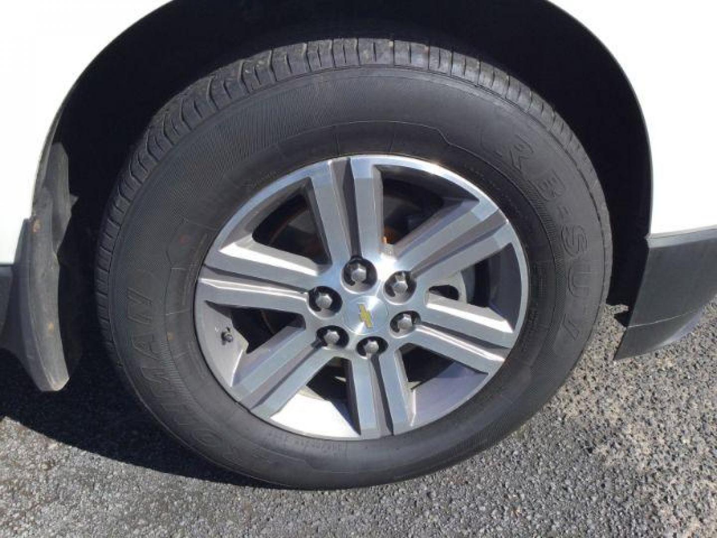 2015 White /Ebony Chevrolet Traverse 1LT (1GNKVGKD0FJ) with an 3.6L V-6 gasoline direct injection engine, 6-Speed Automatic transmission, located at 1801 Main Street, Lewiston, 83501, (208) 743-9371, 46.417065, -117.004799 - Photo#17