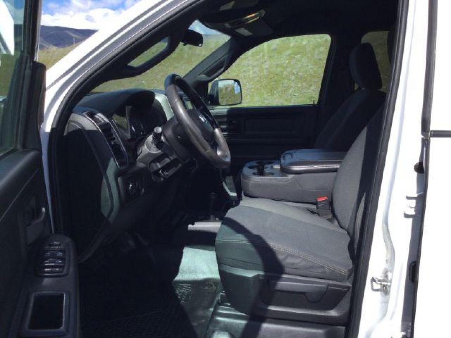 2021 Bright White Clearcoat /Diesel Gray/Black Ram 3500 Tradesman Crew Cab 4x4 8' Box (3C63R3GJ6MG) with an HEMI 6.4L V-8 VVT variable valve control engine, 6-Speed Automatic transmission, located at 1801 Main Street, Lewiston, 83501, (208) 743-9371, 46.417065, -117.004799 - Photo#4