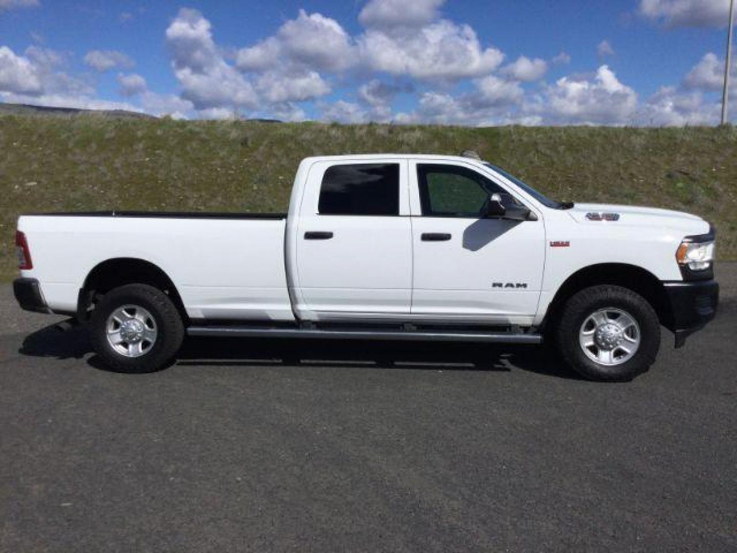 2021 Bright White Clearcoat /Diesel Gray/Black Ram 3500 Tradesman Crew Cab 4x4 8' Box (3C63R3GJ6MG) with an HEMI 6.4L V-8 VVT variable valve control engine, 6-Speed Automatic transmission, located at 1801 Main Street, Lewiston, 83501, (208) 743-9371, 46.417065, -117.004799 - Photo#11
