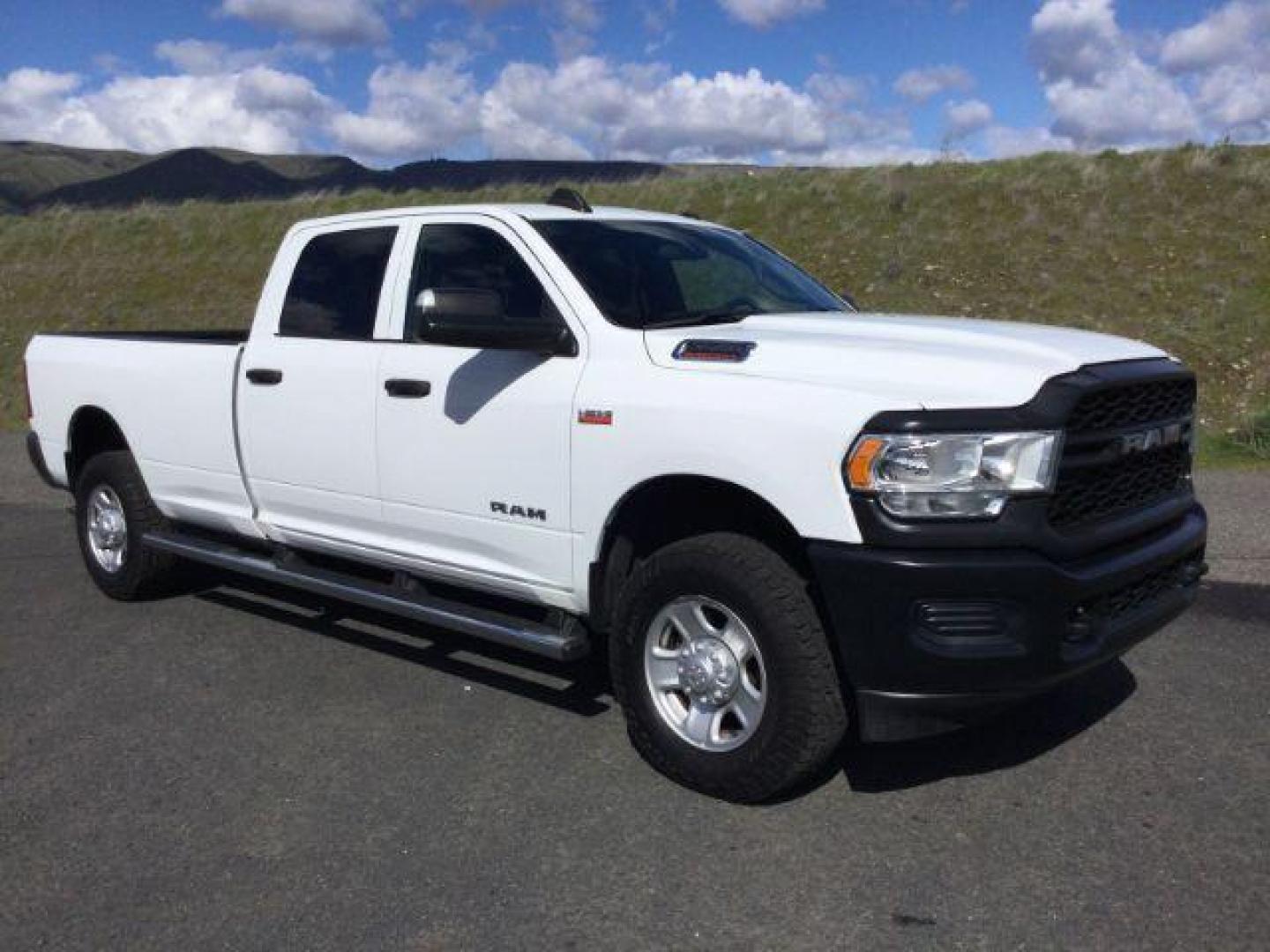 2021 Bright White Clearcoat /Diesel Gray/Black Ram 3500 Tradesman Crew Cab 4x4 8' Box (3C63R3GJ6MG) with an HEMI 6.4L V-8 VVT variable valve control engine, 6-Speed Automatic transmission, located at 1801 Main Street, Lewiston, 83501, (208) 743-9371, 46.417065, -117.004799 - Photo#12