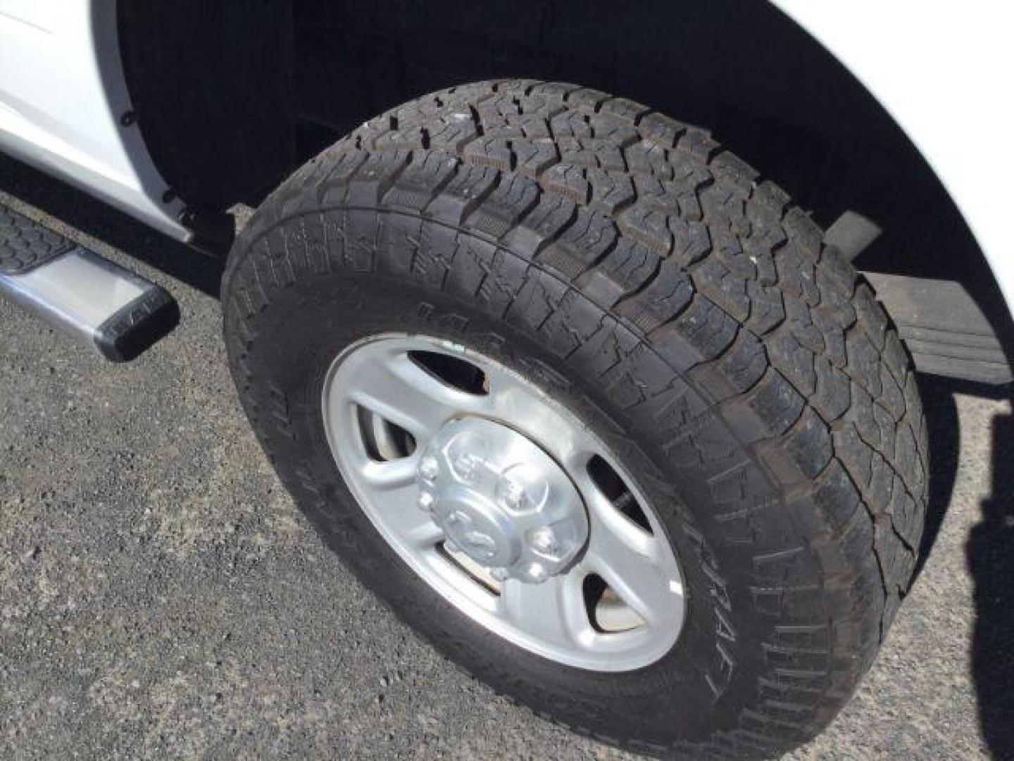 2021 Bright White Clearcoat /Diesel Gray/Black Ram 3500 Tradesman Crew Cab 4x4 8' Box (3C63R3GJ6MG) with an HEMI 6.4L V-8 VVT variable valve control engine, 6-Speed Automatic transmission, located at 1801 Main Street, Lewiston, 83501, (208) 743-9371, 46.417065, -117.004799 - Photo#14