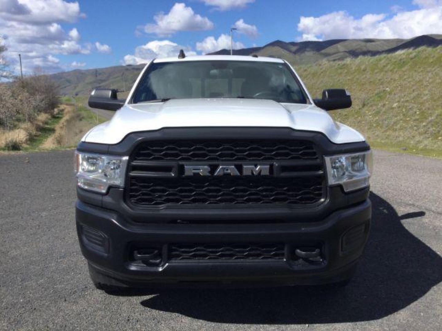 2021 Bright White Clearcoat /Diesel Gray/Black Ram 3500 Tradesman Crew Cab 4x4 8' Box (3C63R3GJ6MG) with an HEMI 6.4L V-8 VVT variable valve control engine, 6-Speed Automatic transmission, located at 1801 Main Street, Lewiston, 83501, (208) 743-9371, 46.417065, -117.004799 - Photo#20
