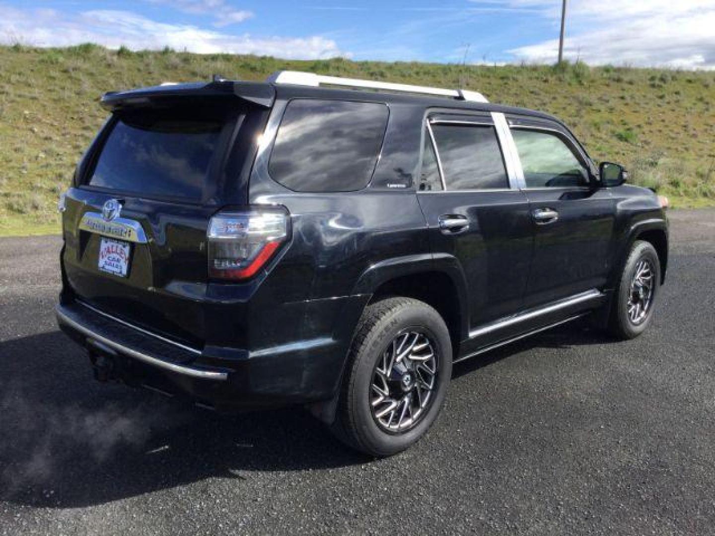 2017 Midnight Black Metallic /Redwood Toyota 4Runner Limited (JTEBU5JR5H5) with an 4L V-6 DOHC engine, Auto, 5-Spd SeqShft transmission, located at 1801 Main Street, Lewiston, 83501, (208) 743-9371, 46.417065, -117.004799 - Photo#7