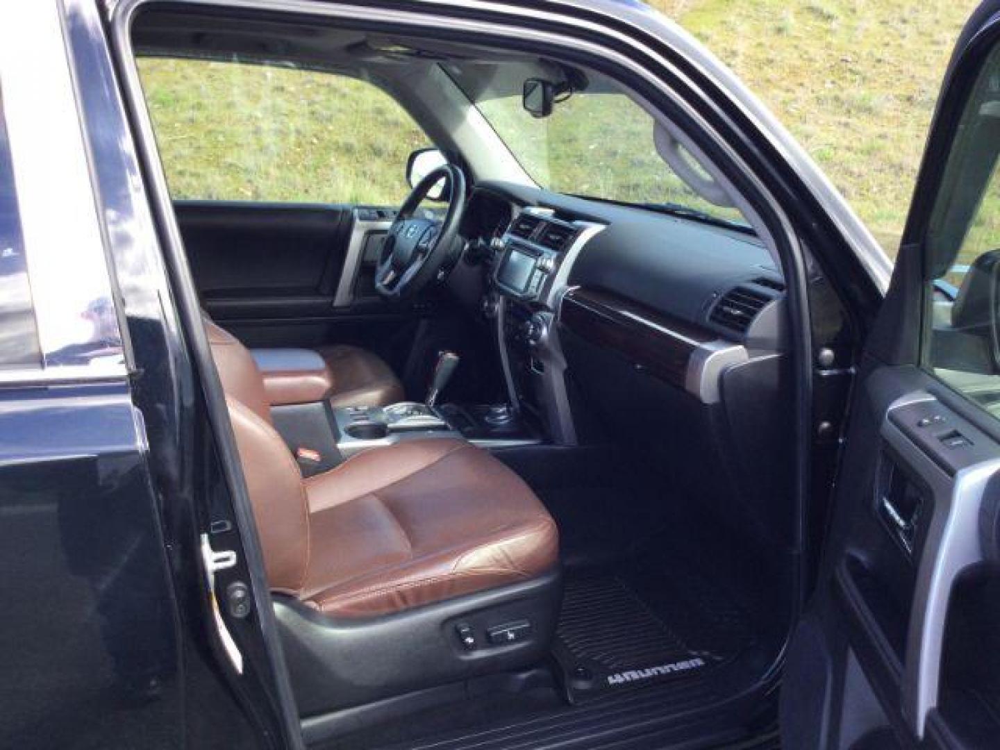 2017 Midnight Black Metallic /Redwood Toyota 4Runner Limited (JTEBU5JR5H5) with an 4L V-6 DOHC engine, Auto, 5-Spd SeqShft transmission, located at 1801 Main Street, Lewiston, 83501, (208) 743-9371, 46.417065, -117.004799 - Photo#11