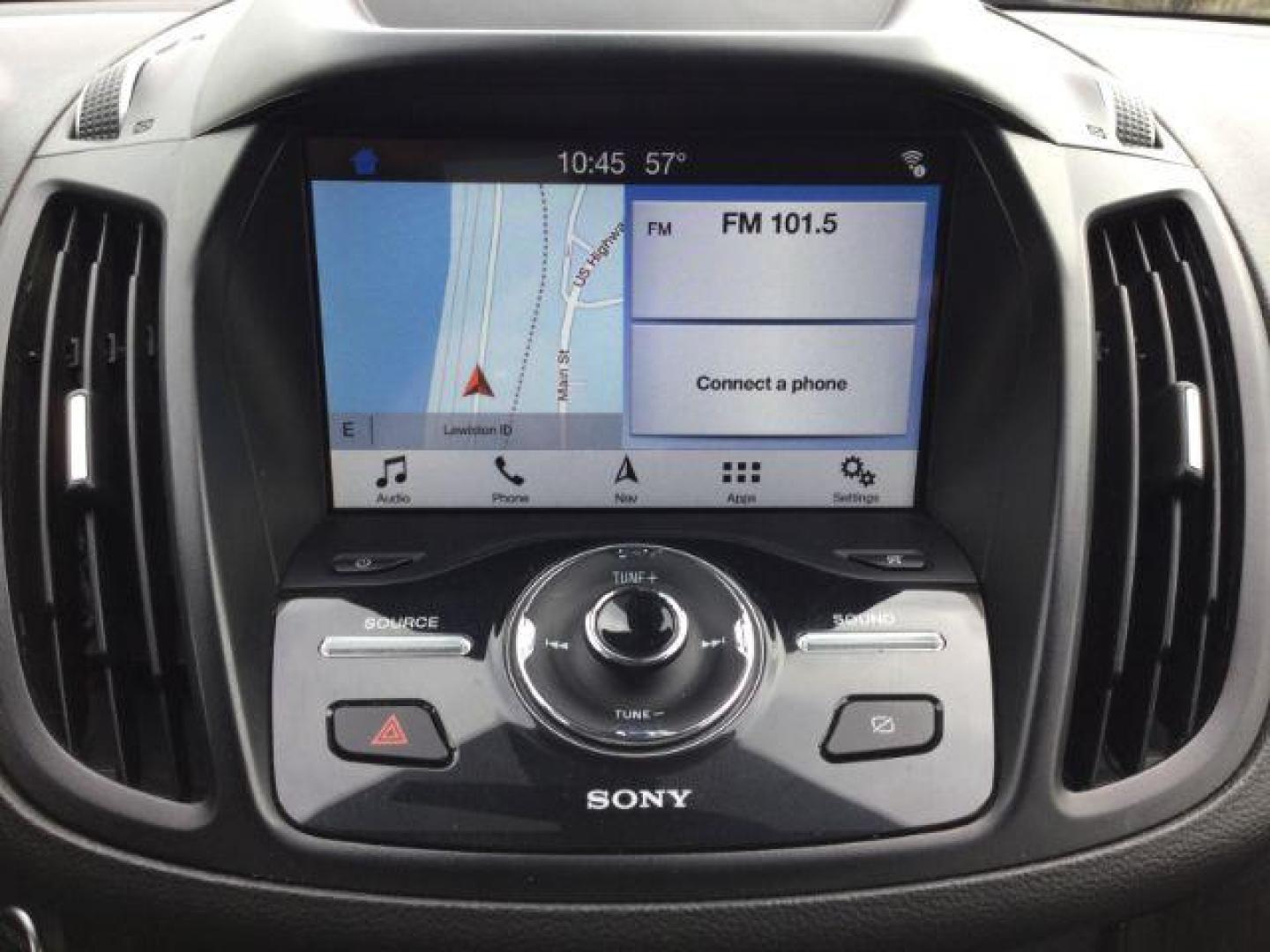 2019 White Platinum Metallic Tri-Coat /Medium Light Stone Ford Escape Titanium (1FMCU9J95KU) with an EcoBoost 2L I-4 gasoline direct injection engine, 6-Speed Automatic transmission, located at 1801 Main Street, Lewiston, 83501, (208) 743-9371, 46.417065, -117.004799 - Photo#5