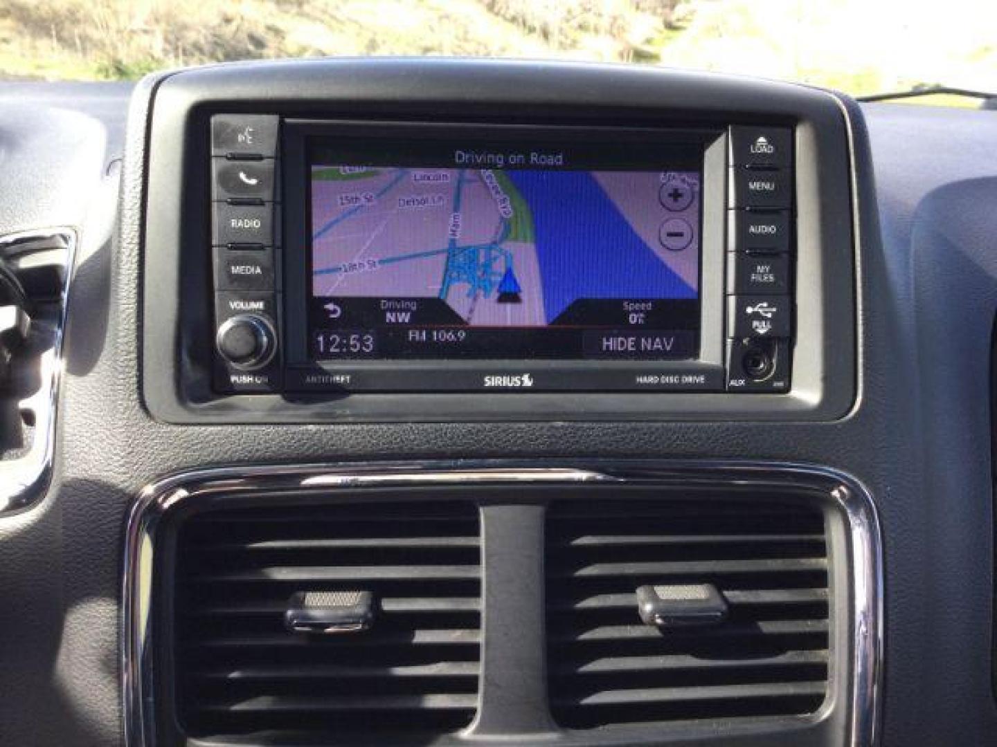 2019 Granite Pearlcoat /Black Leather Dodge Grand Caravan SXT (2C4RDGCG7KR) with an Pentastar 3.6L V-6 DOHC engine, 6-Speed Automatic transmission, located at 1801 Main Street, Lewiston, 83501, (208) 743-9371, 46.417065, -117.004799 - Photo#9