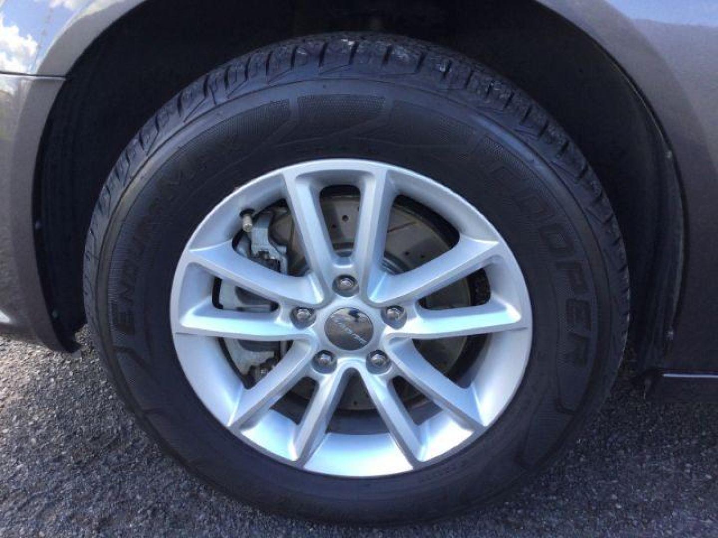 2019 Granite Pearlcoat /Black Leather Dodge Grand Caravan SXT (2C4RDGCG7KR) with an Pentastar 3.6L V-6 DOHC engine, 6-Speed Automatic transmission, located at 1801 Main Street, Lewiston, 83501, (208) 743-9371, 46.417065, -117.004799 - Photo#16