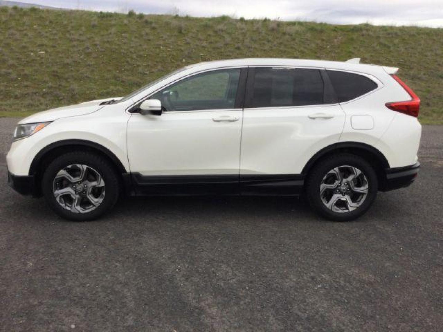 2018 White Diamond Pearl /Black Honda CR-V EX (2HKRW2H5XJH) with an 1.5L I-4 gasoline direct injection engine, CVT Automatic transmission, located at 1801 Main Street, Lewiston, 83501, (208) 743-9371, 46.417065, -117.004799 - Photo#3