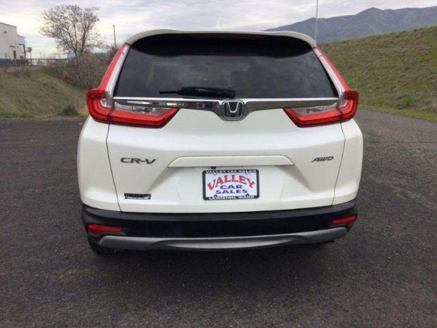2018 White Diamond Pearl /Black Honda CR-V EX (2HKRW2H5XJH) with an 1.5L I-4 gasoline direct injection engine, CVT Automatic transmission, located at 1801 Main Street, Lewiston, 83501, (208) 743-9371, 46.417065, -117.004799 - Photo#8
